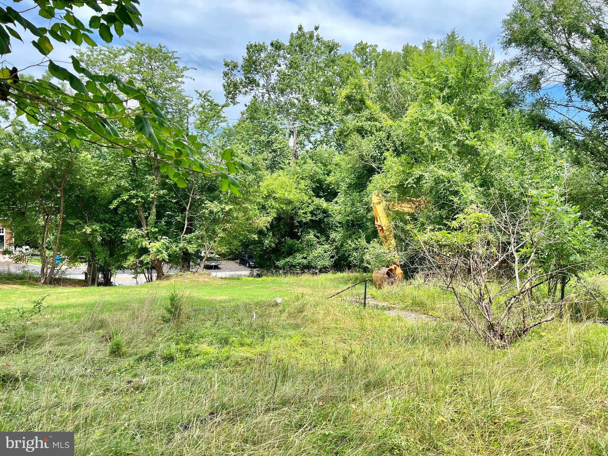 DAISY HILL ESTATES - Land