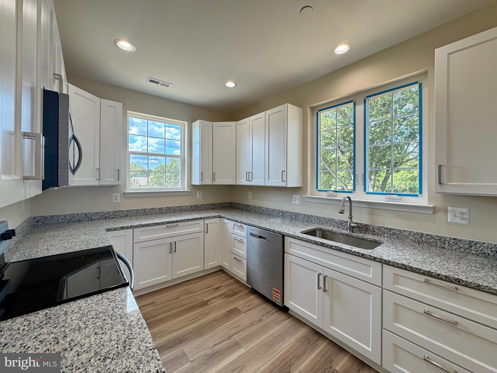CLIFFTON ON THE POTOMAC - Residential