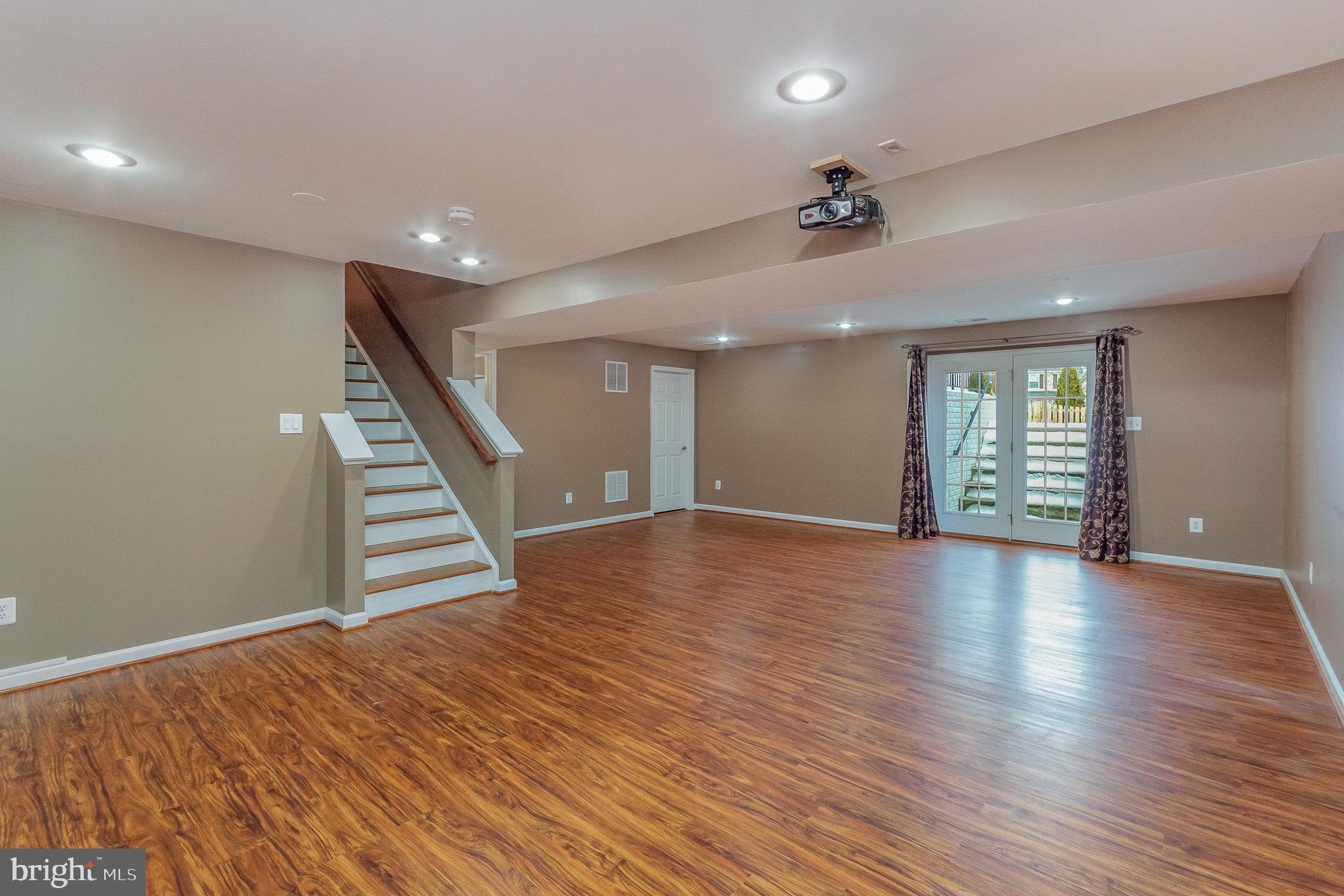 SOUTH RIDING - Residential Lease