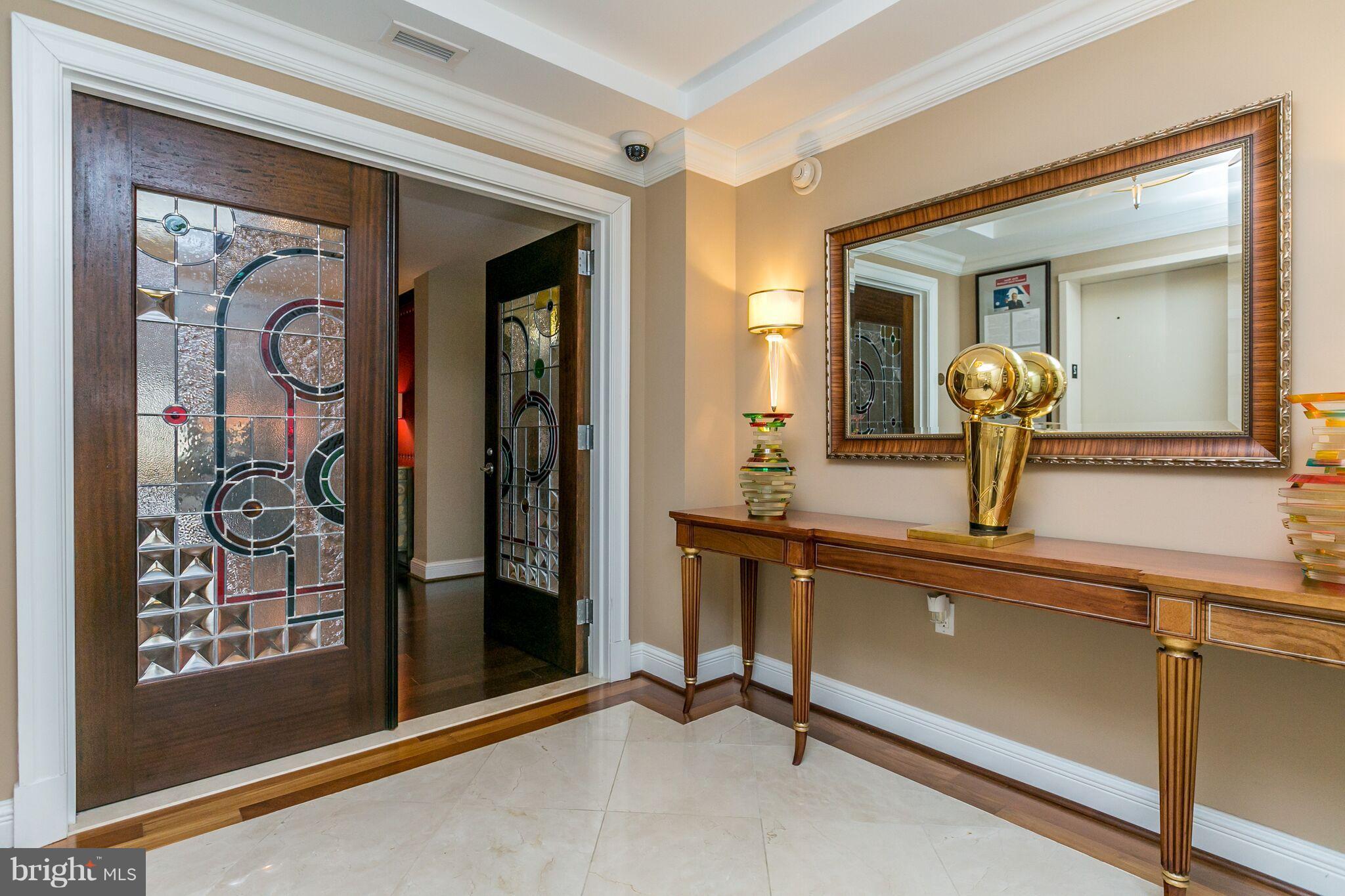THE RITZ-CARLTON RESIDENCES - Residential