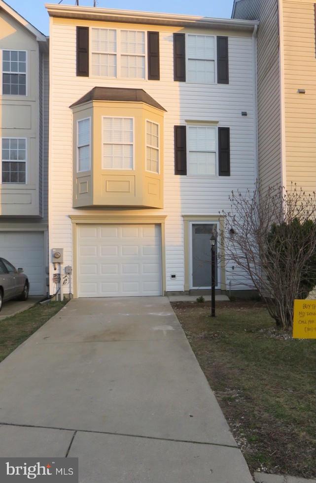FULLY RENOVATED!! 3 bedroom 2 full/2 half baths townhome located in the South Hampton neighborhood.  Brand new hardwood and carpet flooring.  Upgraded kitchen with 39 inch cabinets, granite counter tops, and brand new stainless steel appliances. All bathrooms have been updated.  Master bathroom shower with body sprays.  Fully fenced backyard with deck, good for entertaining.