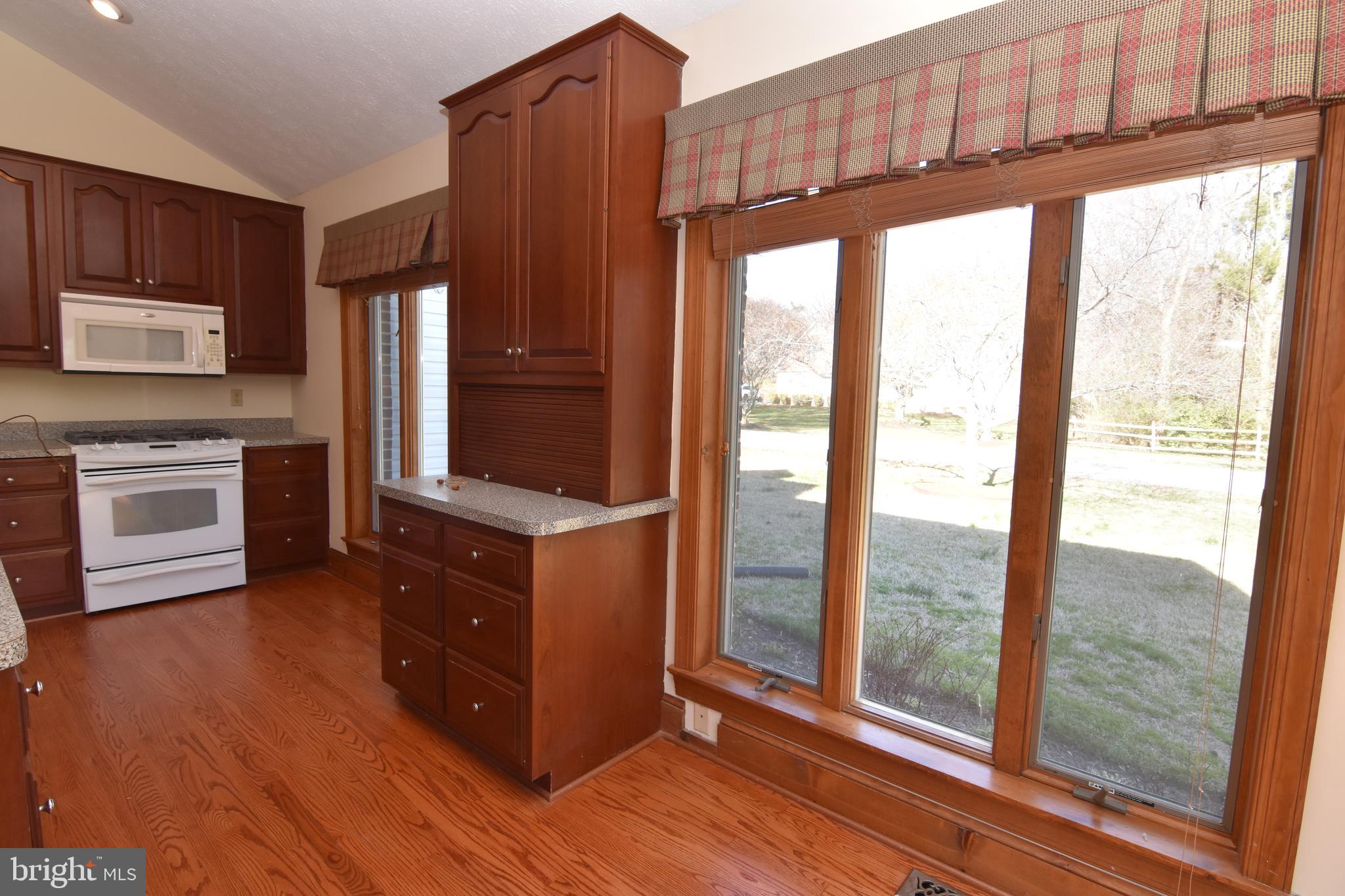 BRETON BAY ESTATES - Residential