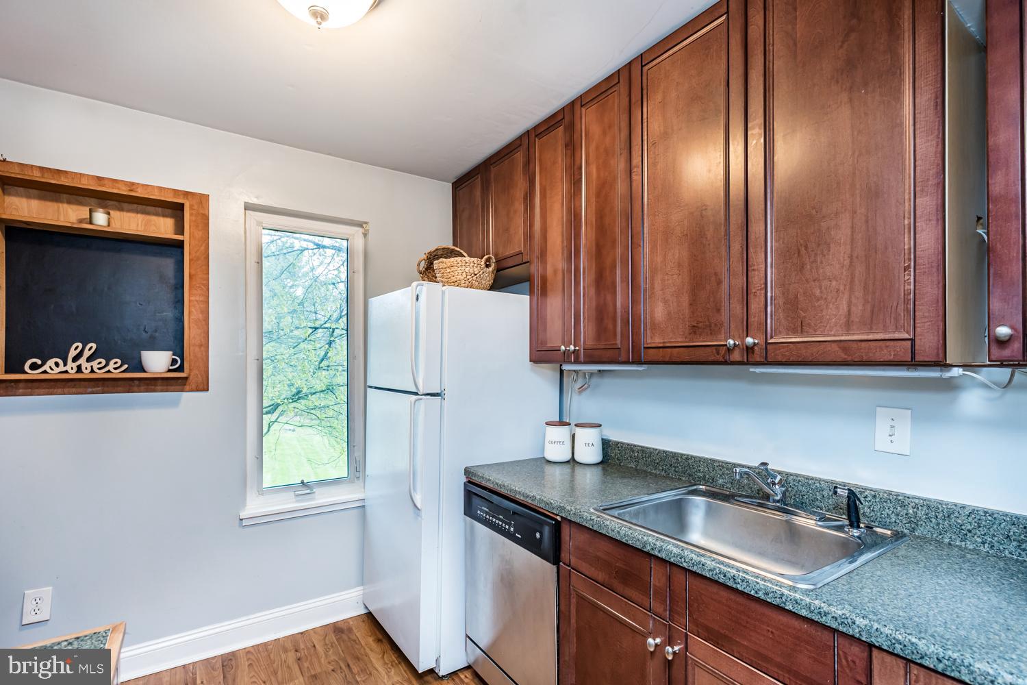 SHADOW OAKS - Residential