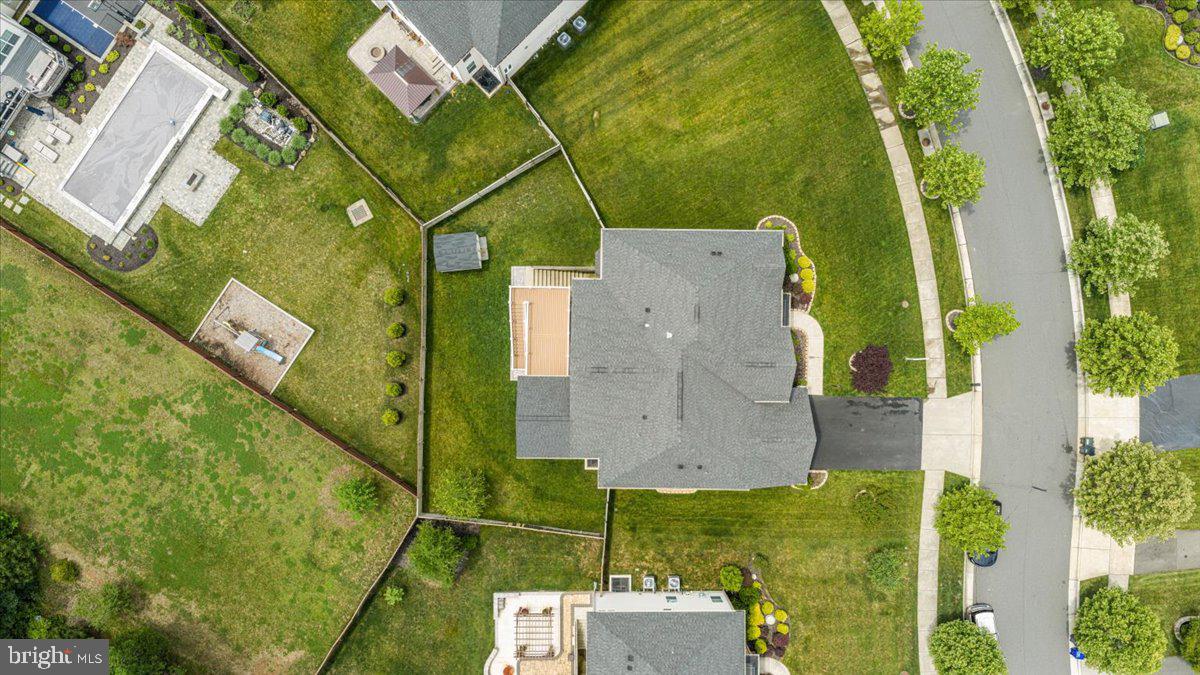 HICKORY FALLS - Residential