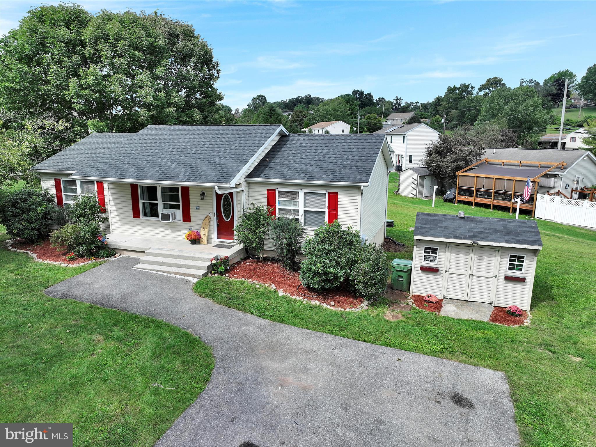 LAKE WYNONAH - Residential