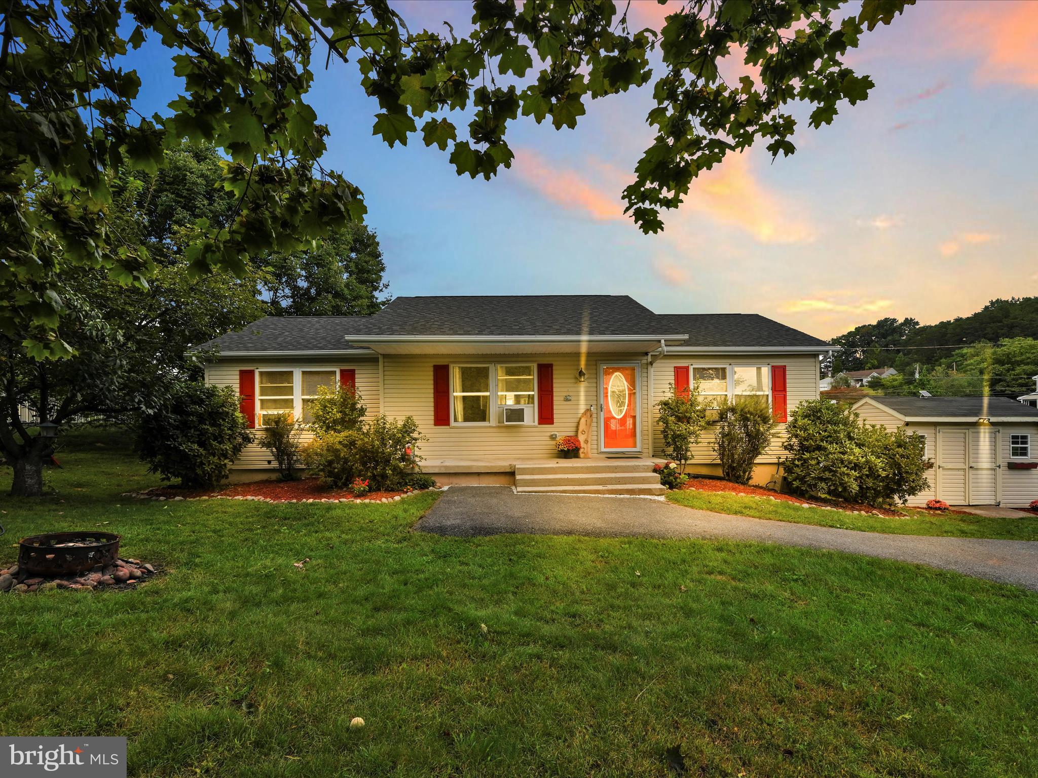LAKE WYNONAH - Residential