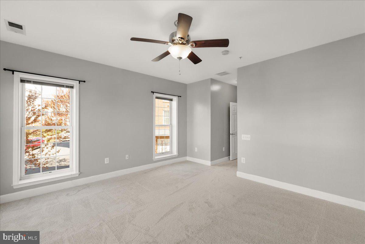 POTOMAC CLUB CONDOMINIUMS - Residential
