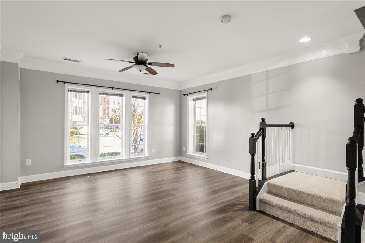 POTOMAC CLUB CONDOMINIUMS - Residential