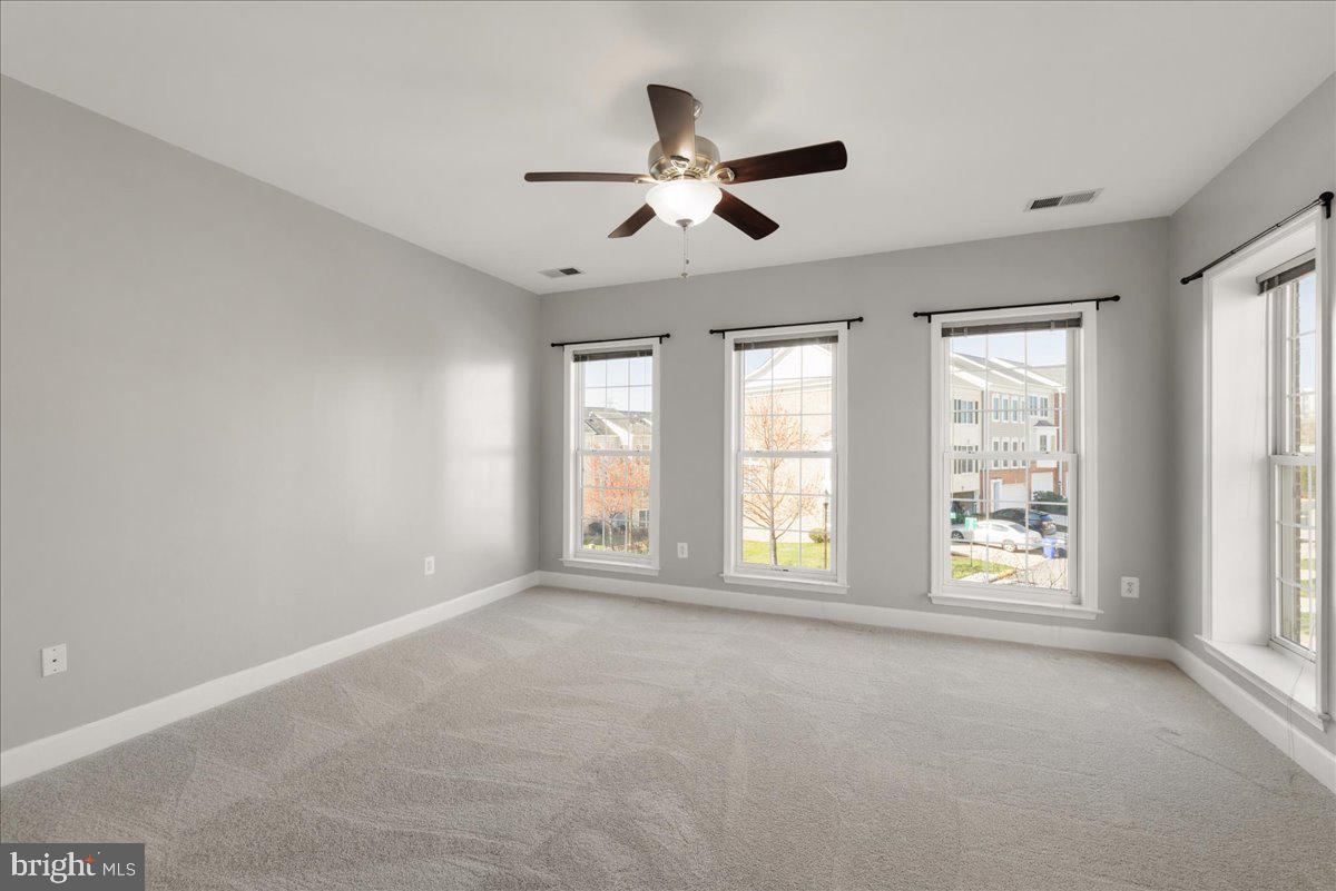 POTOMAC CLUB CONDOMINIUMS - Residential