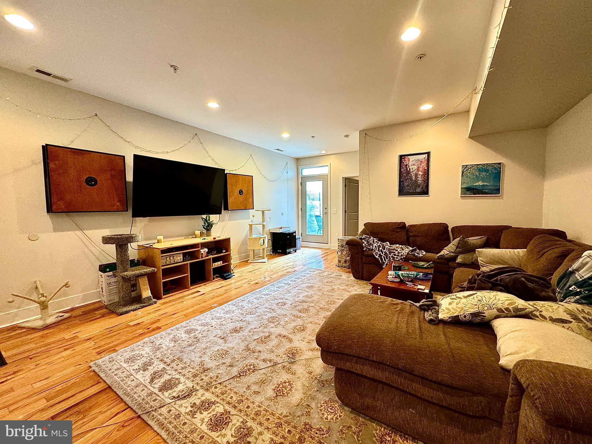 FAIRMOUNT - Commercial Sale