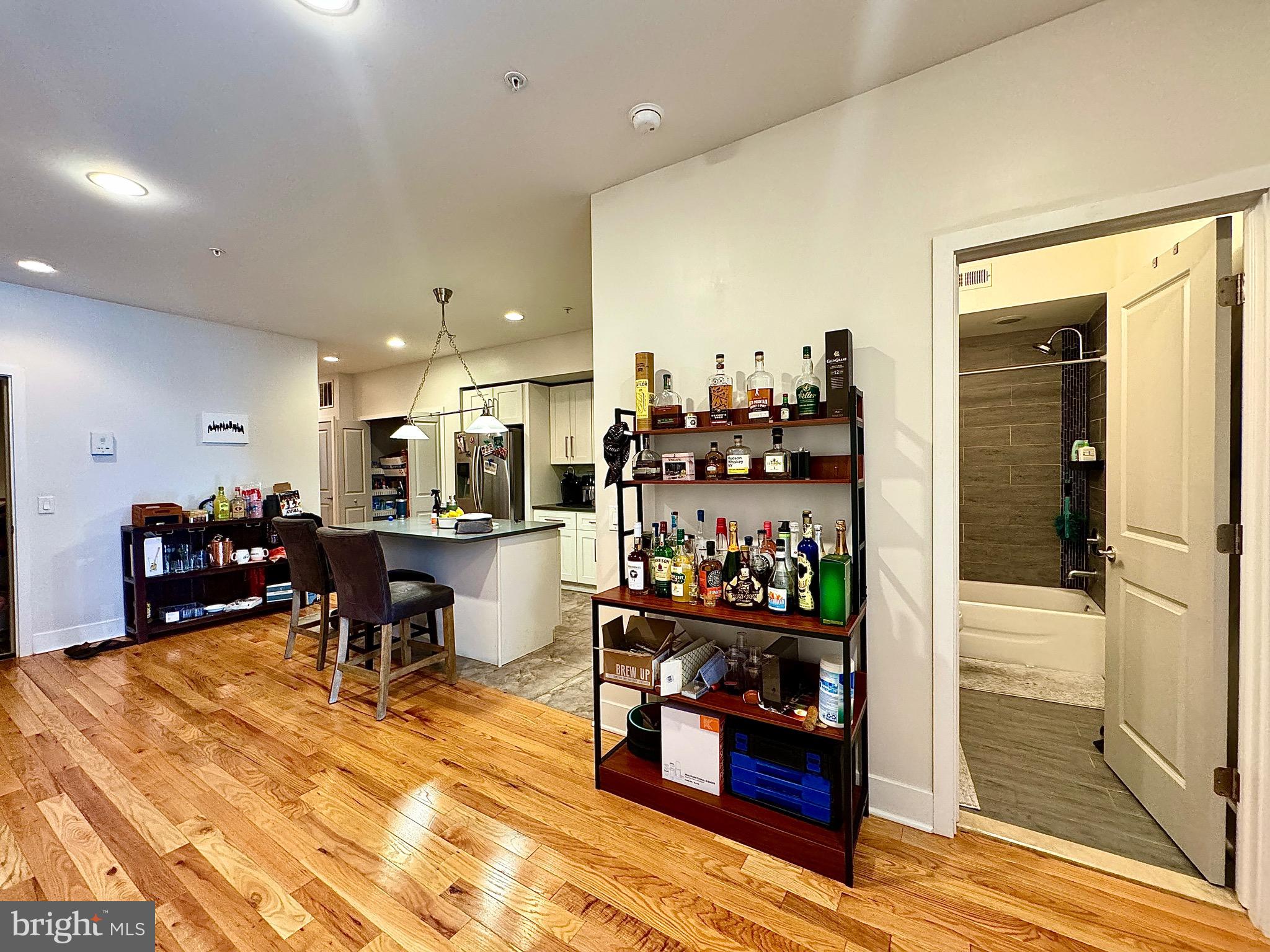 FAIRMOUNT - Commercial Sale