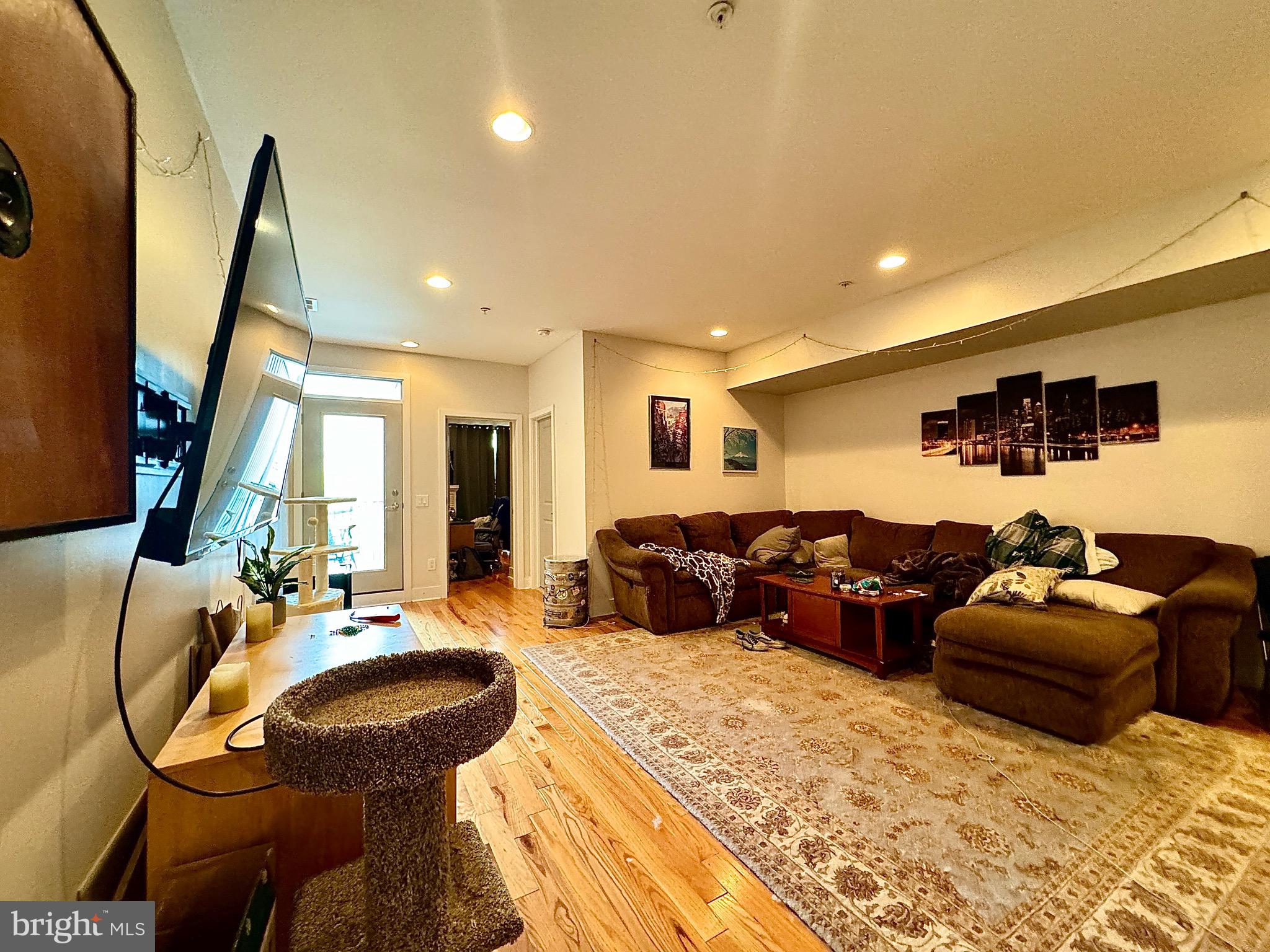 FAIRMOUNT - Commercial Sale