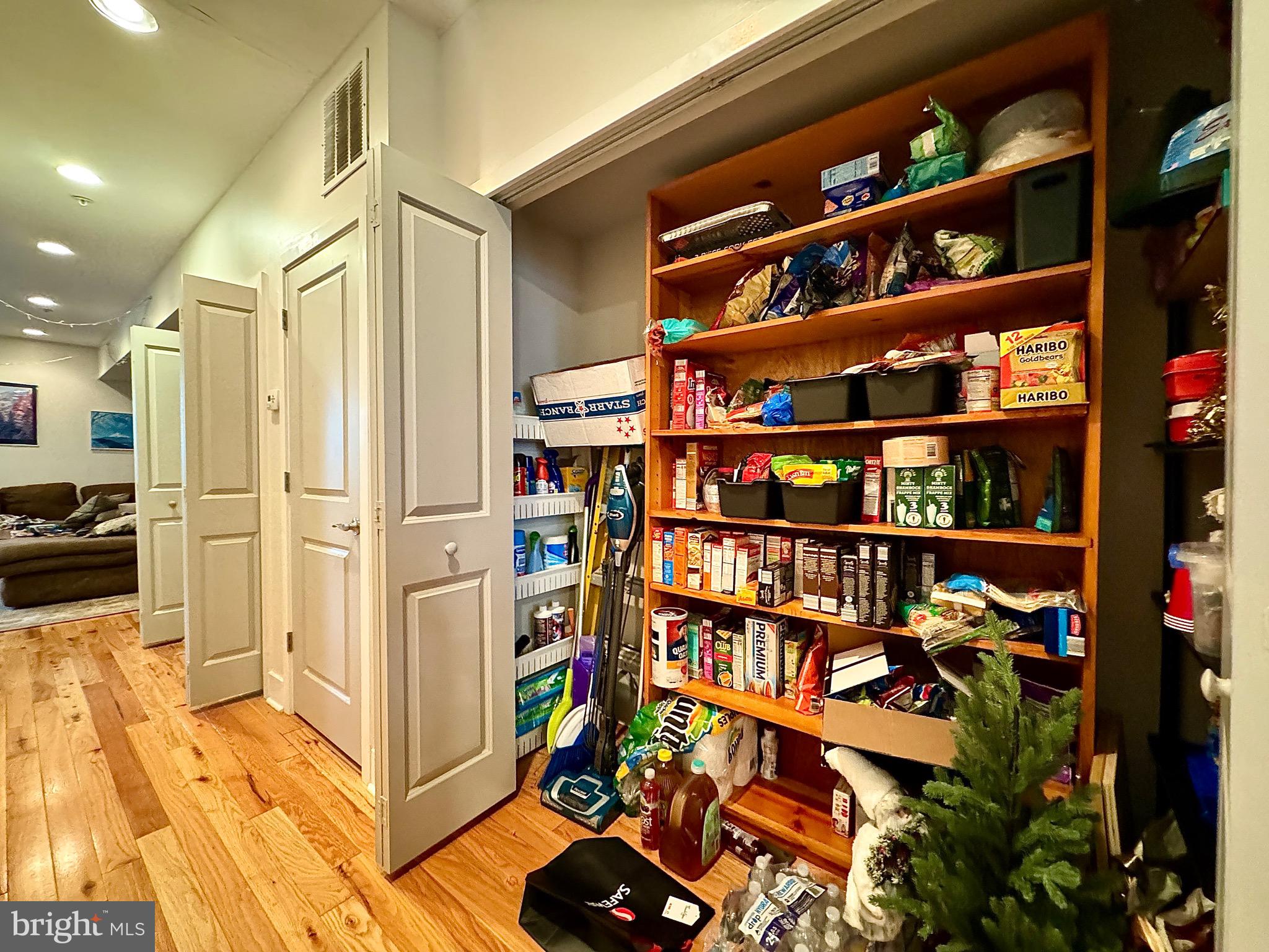 FAIRMOUNT - Commercial Sale