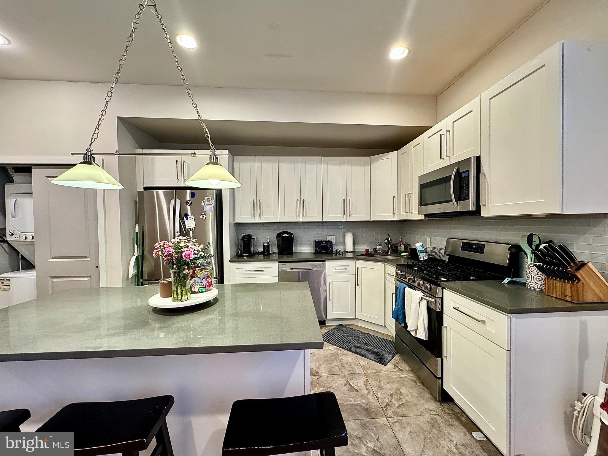 FAIRMOUNT - Commercial Sale