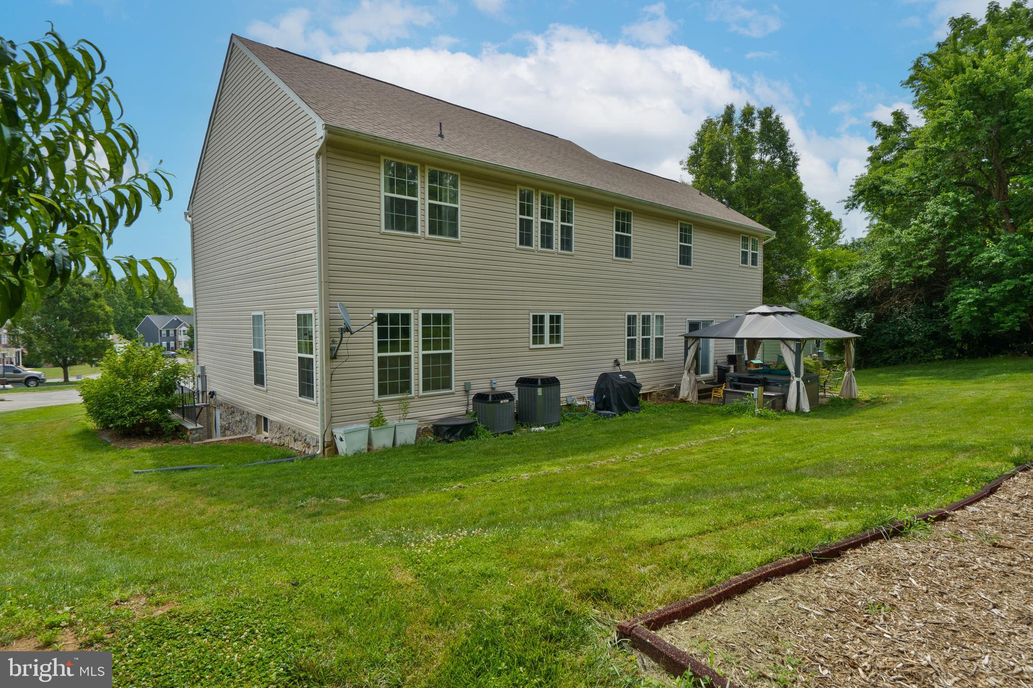 LOCUST HILL - Residential