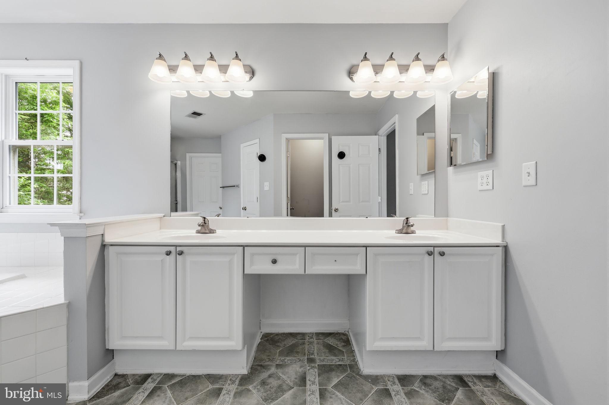 LOCUST HILL - Residential