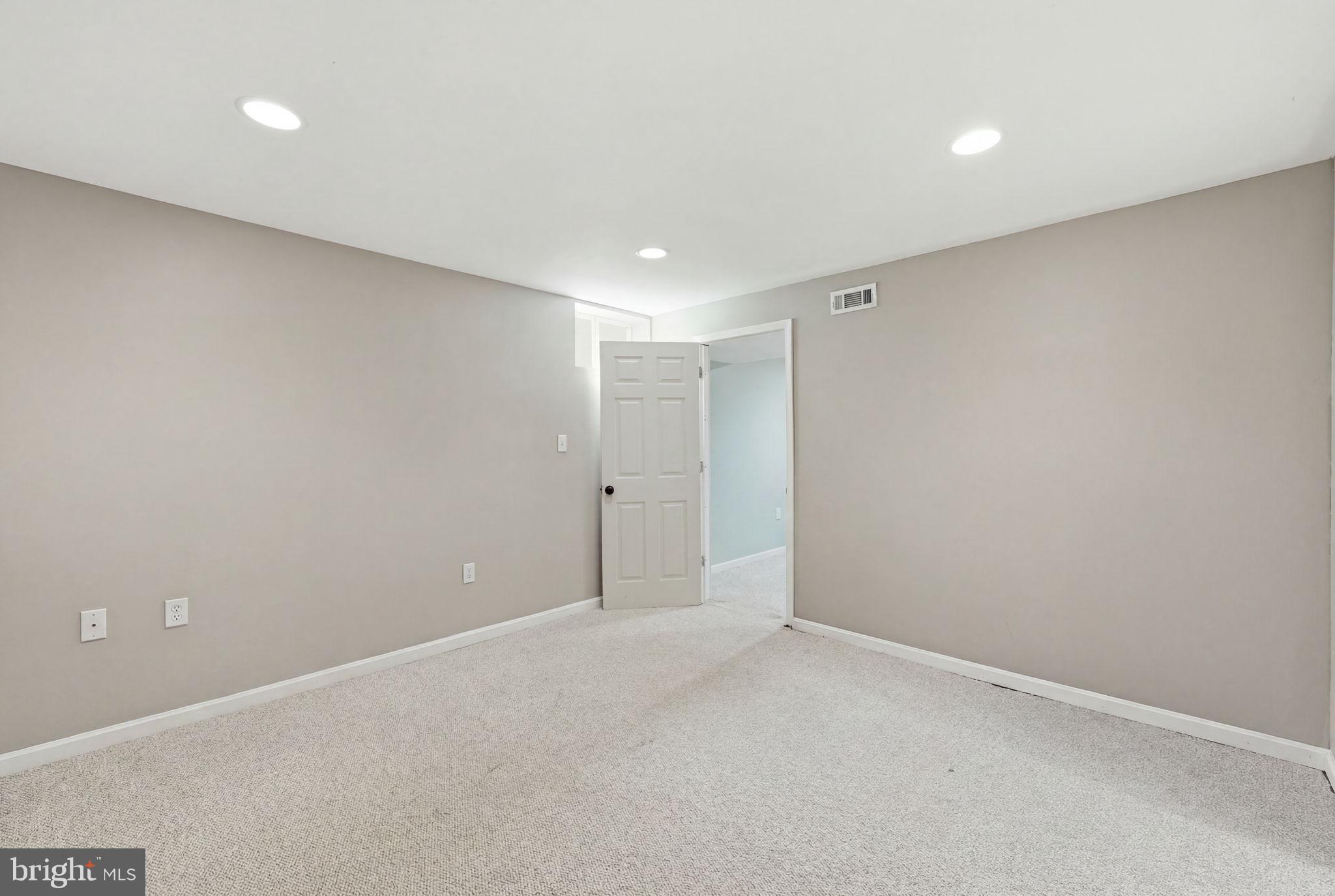 LOCUST HILL - Residential