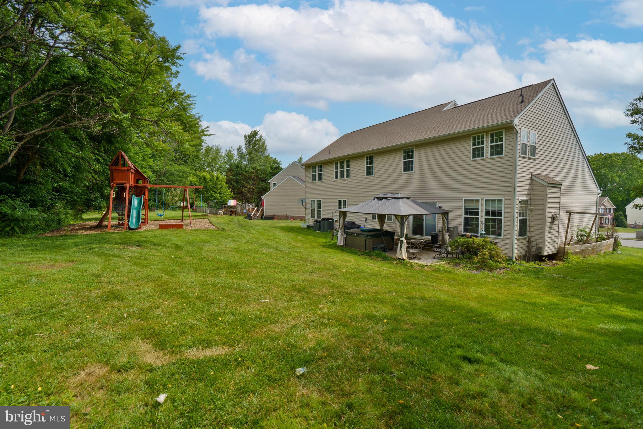 LOCUST HILL - Residential