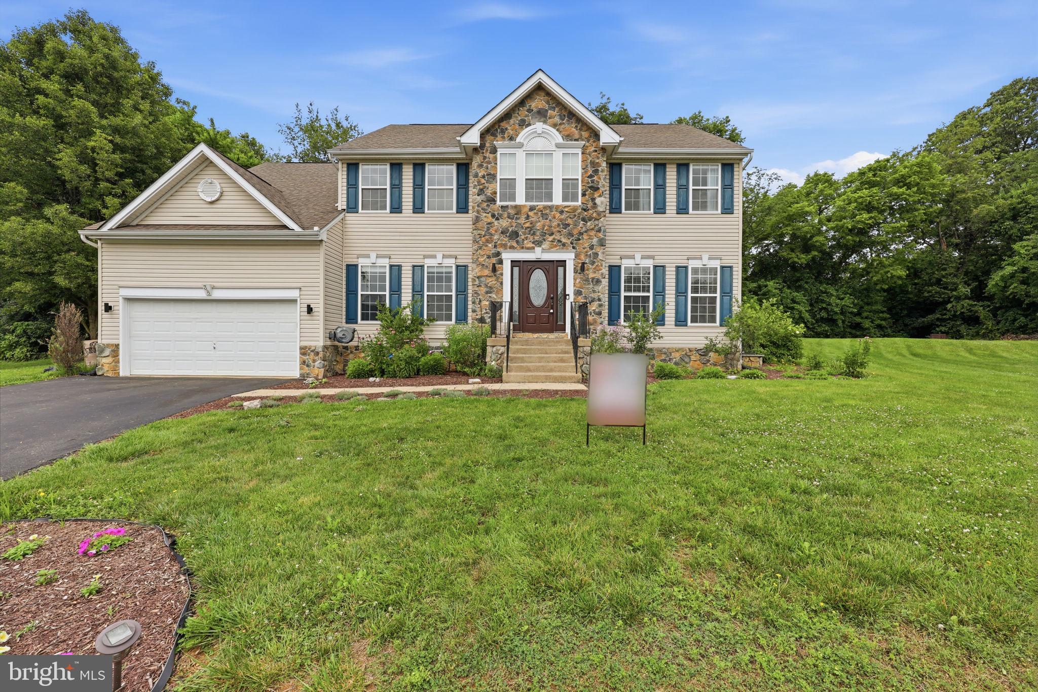 LOCUST HILL - Residential