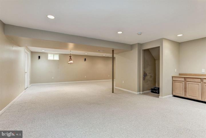 LOCUST HILL - Residential