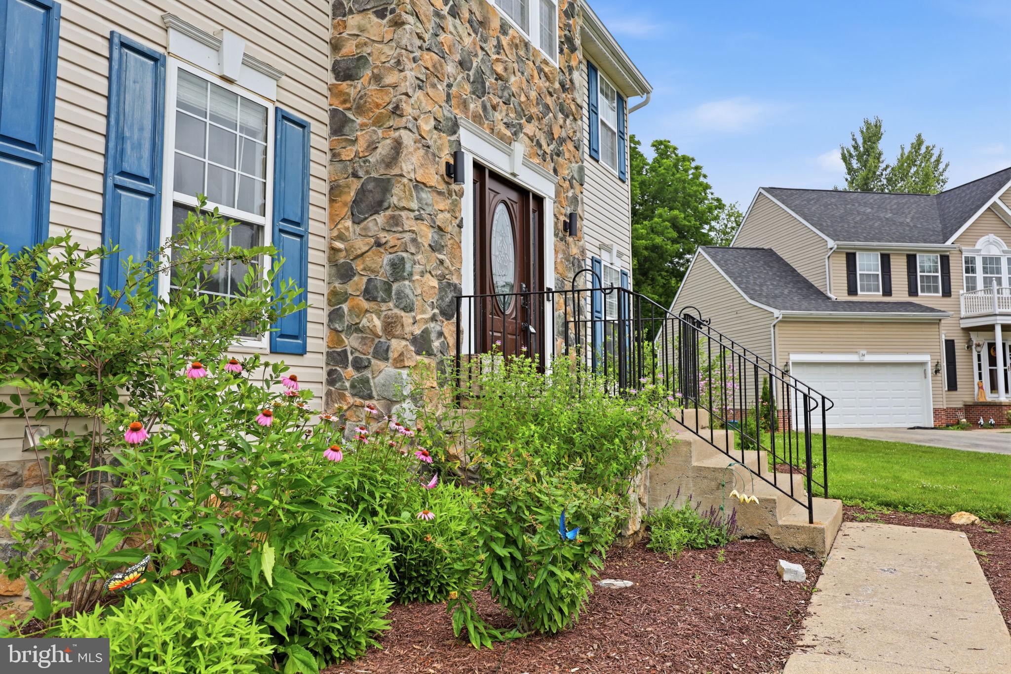 LOCUST HILL - Residential
