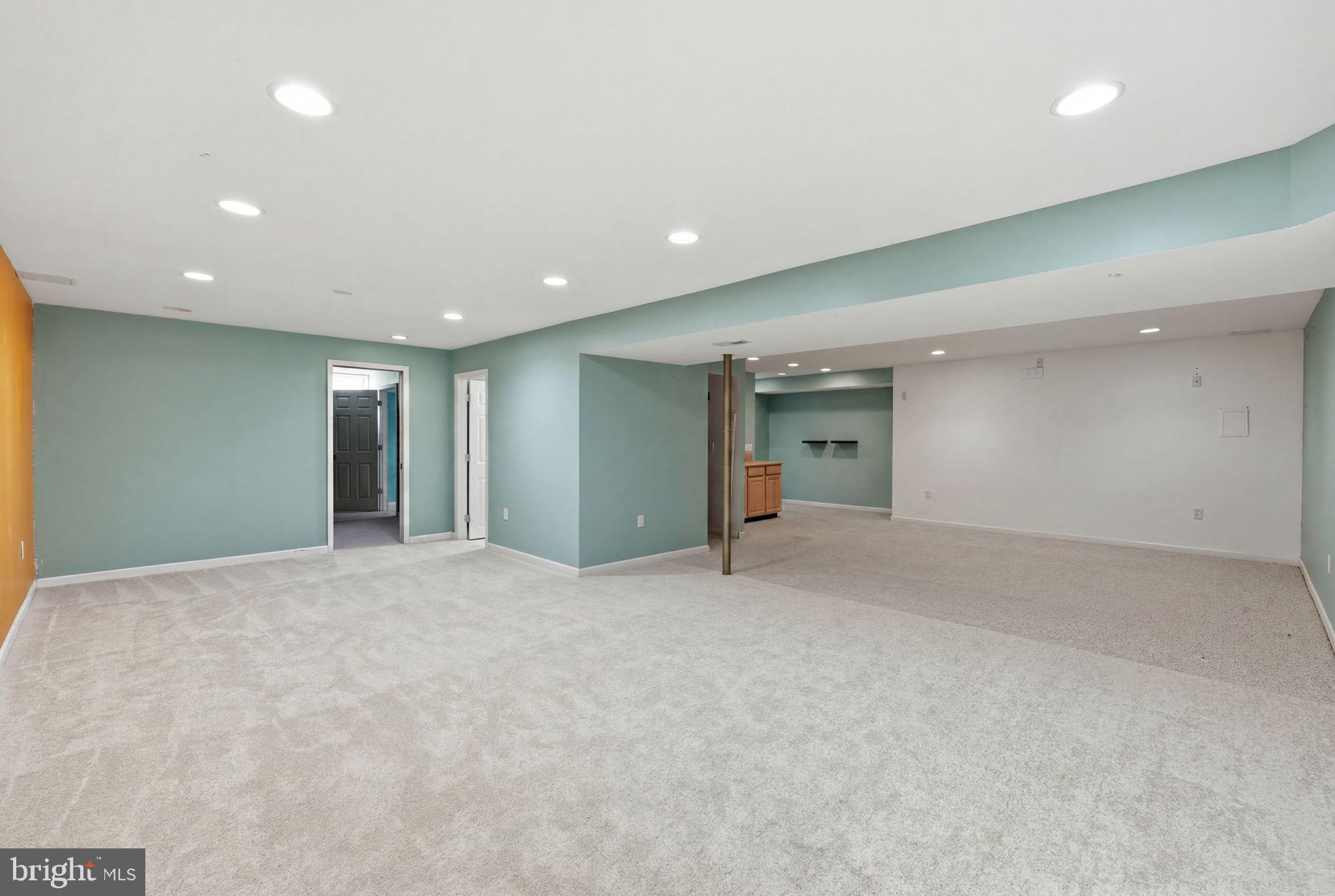 LOCUST HILL - Residential