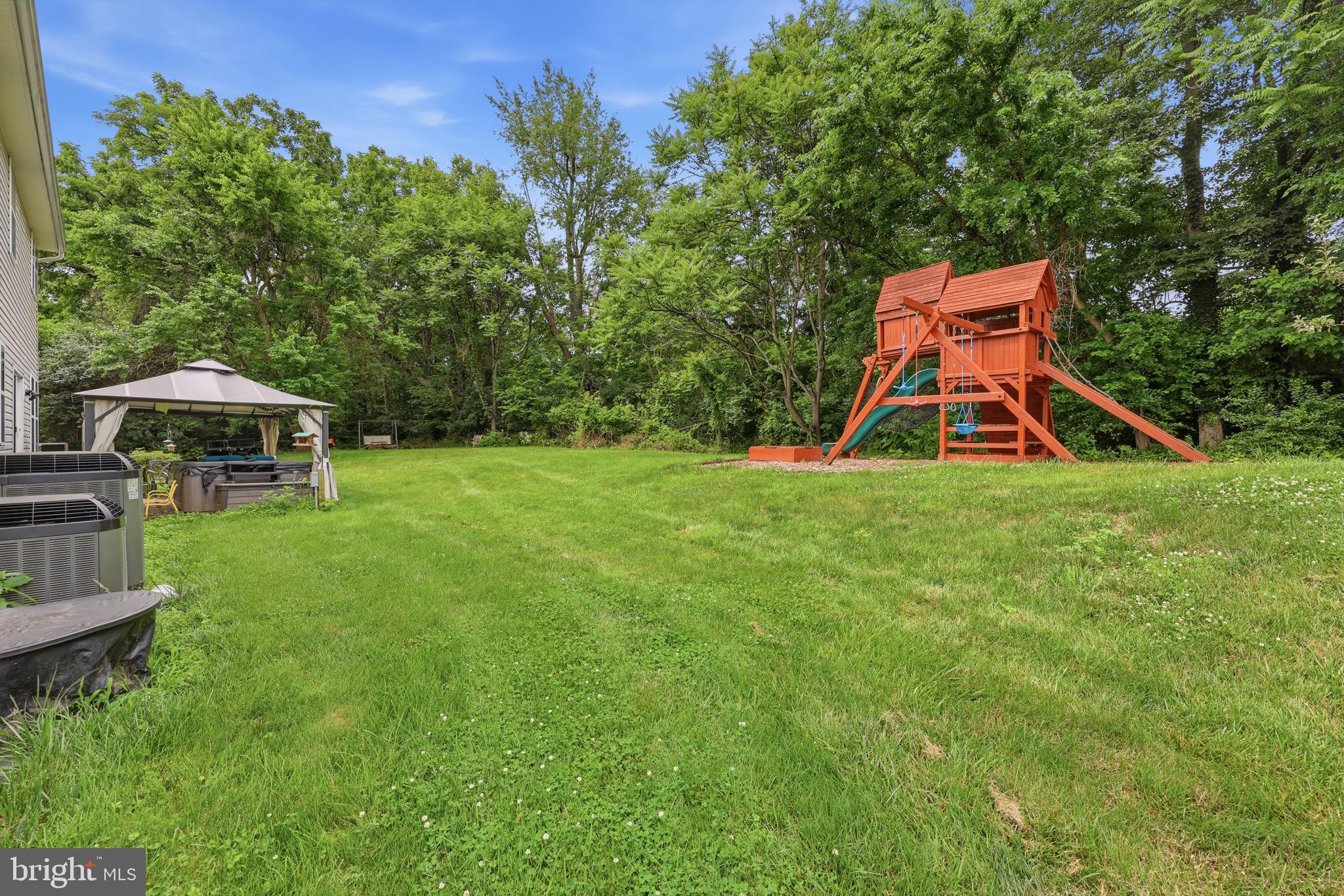 LOCUST HILL - Residential