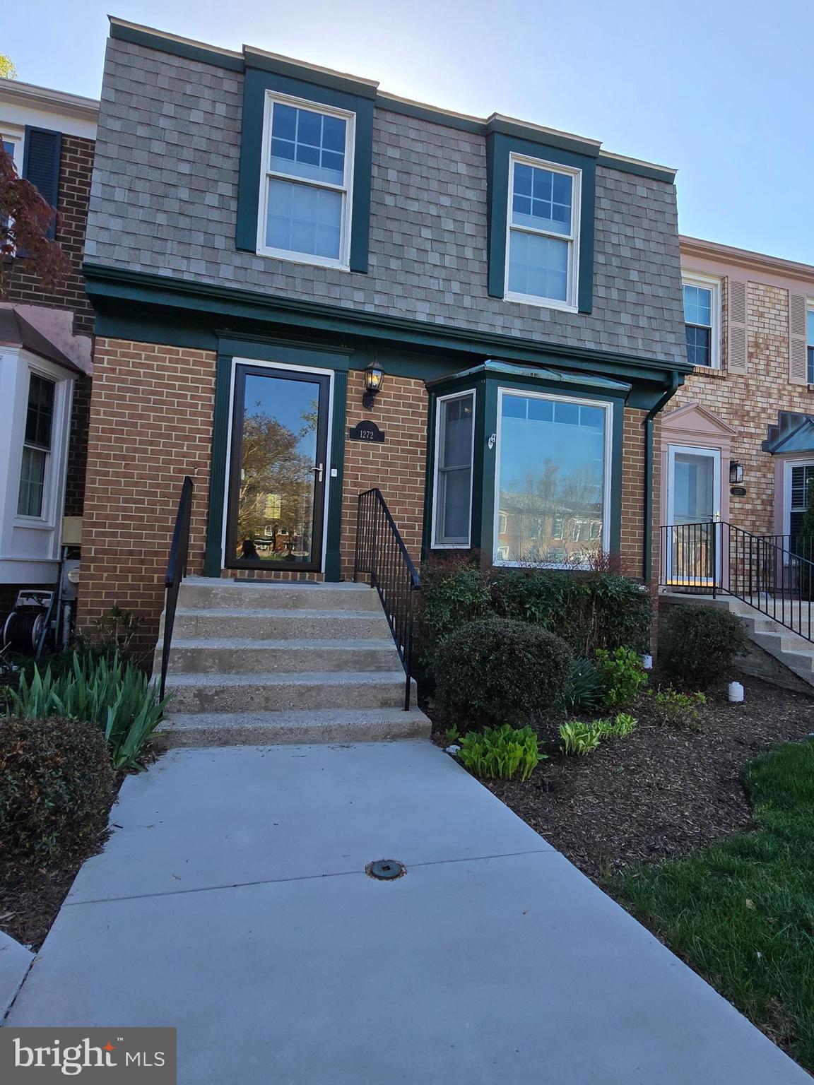 BAY HILLS TANGLEWOOD - Residential