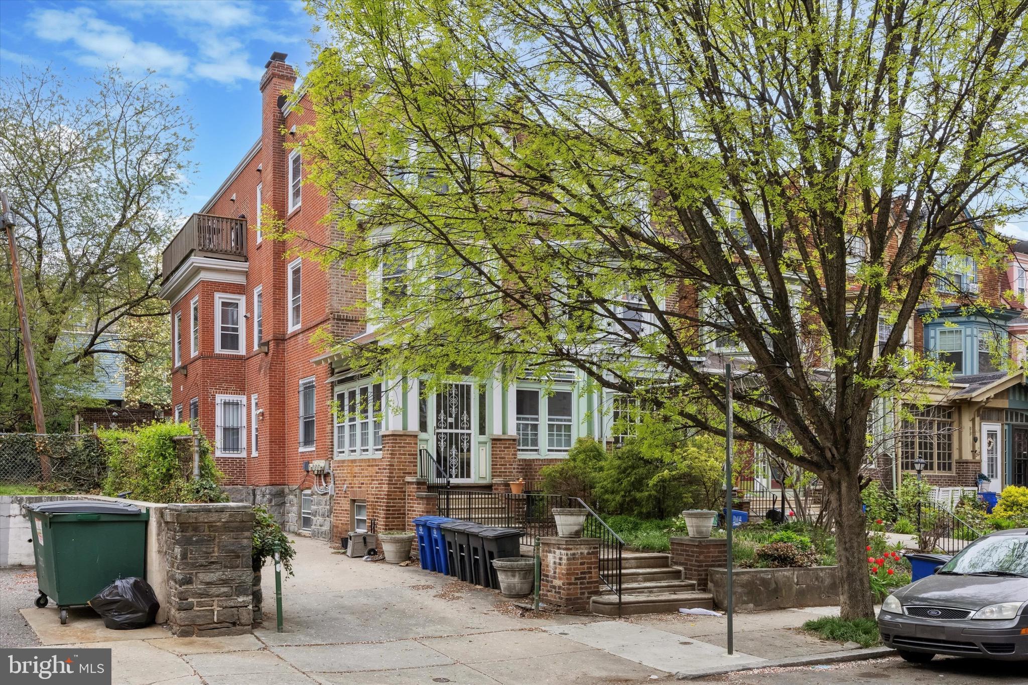 UNIVERSITY CITY - Residential Lease