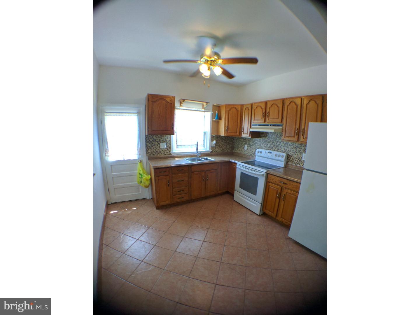 PORT RICHMOND - Residential Lease