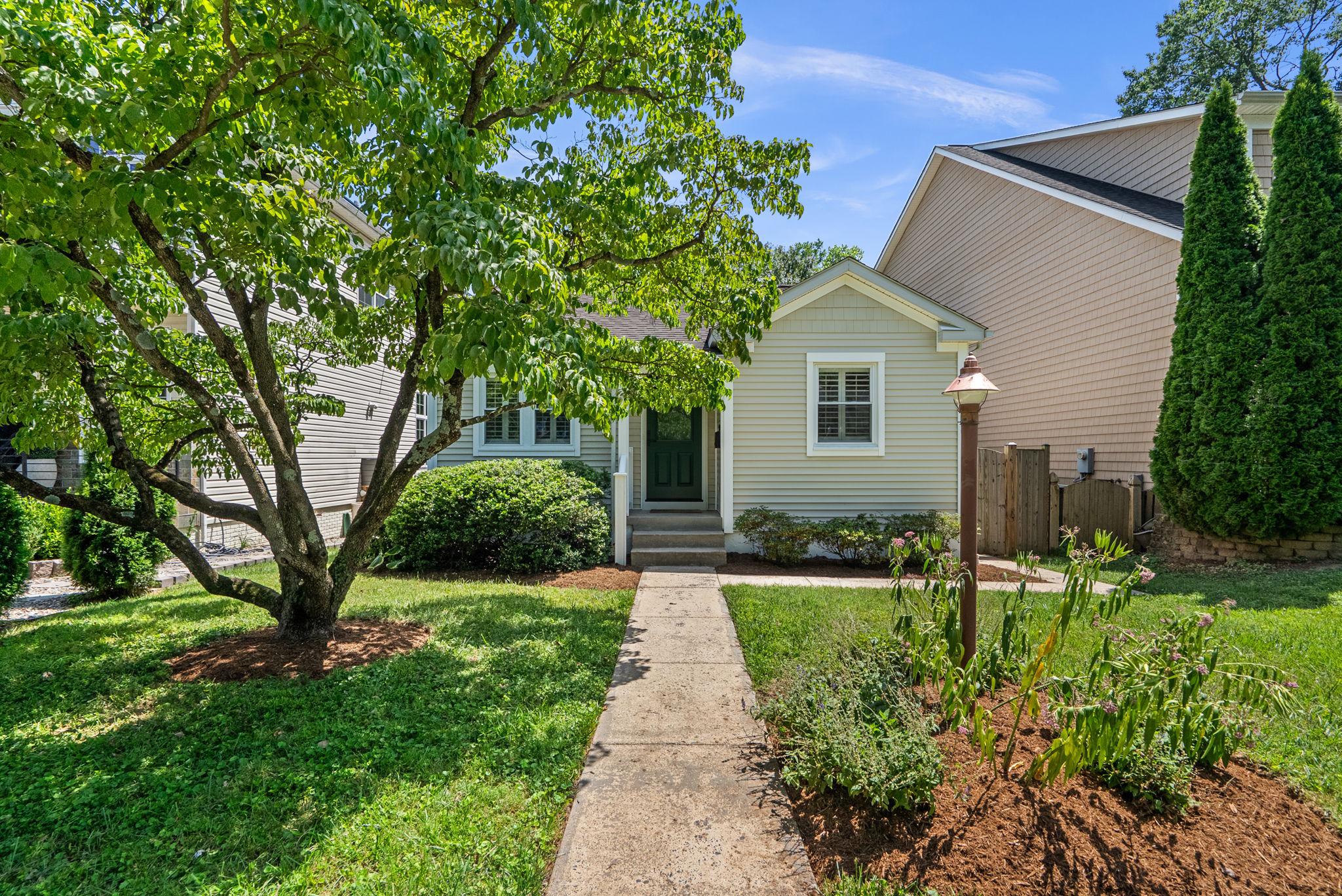 ROCKVILLE - Residential