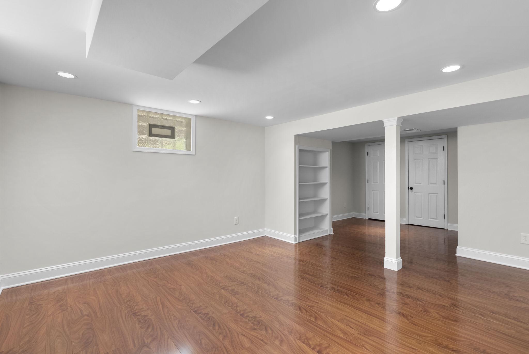 ROCKVILLE - Residential