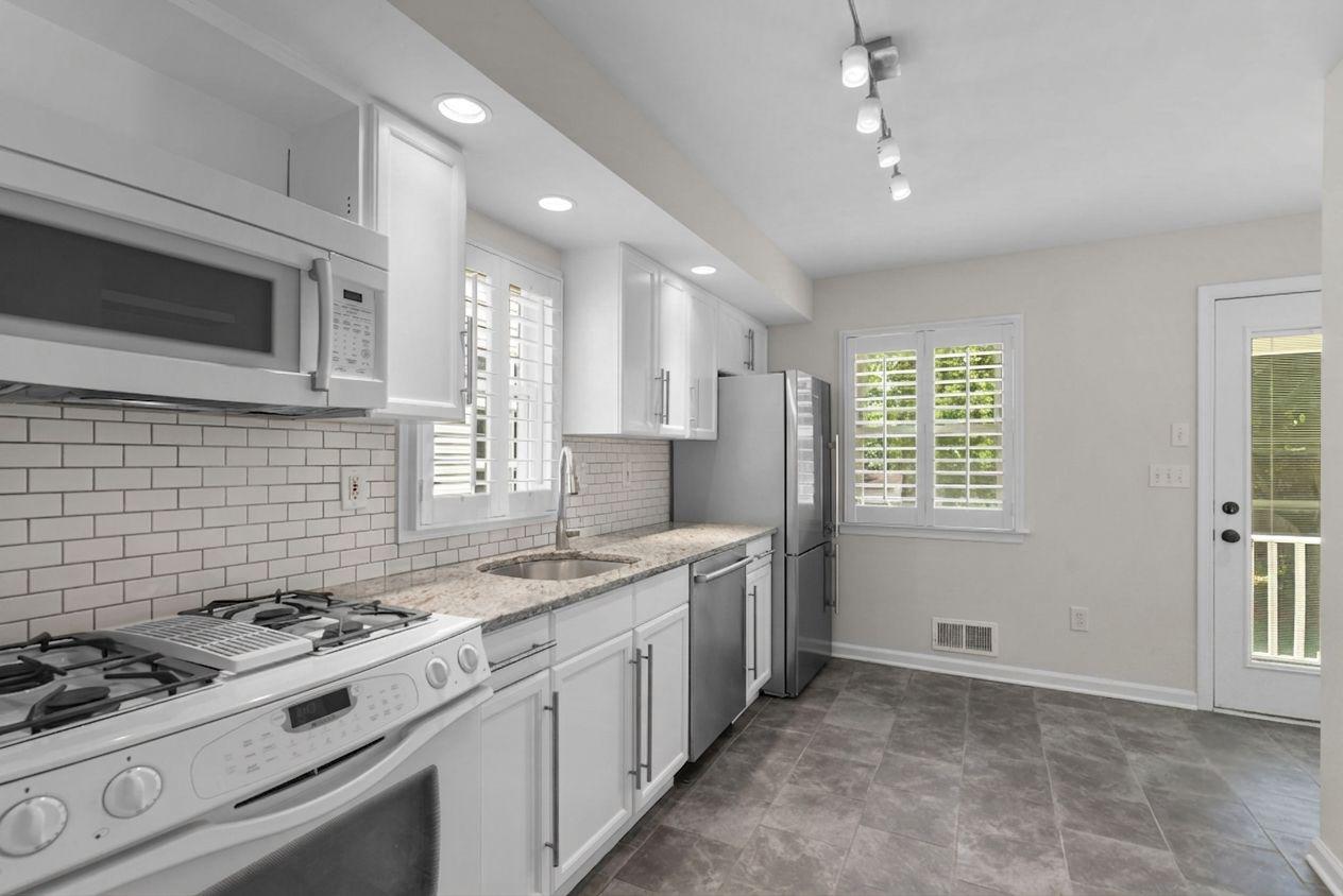 ROCKVILLE - Residential