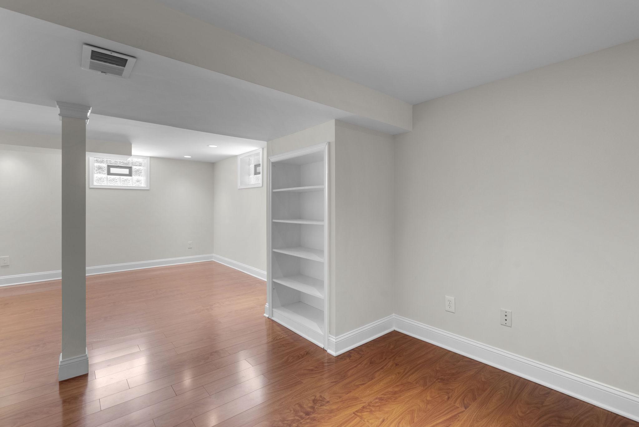 ROCKVILLE - Residential