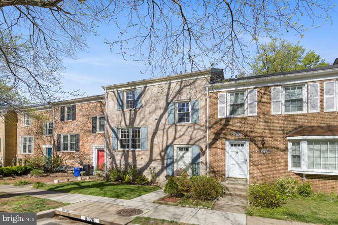 NEWINGTON STATION - Residential Lease