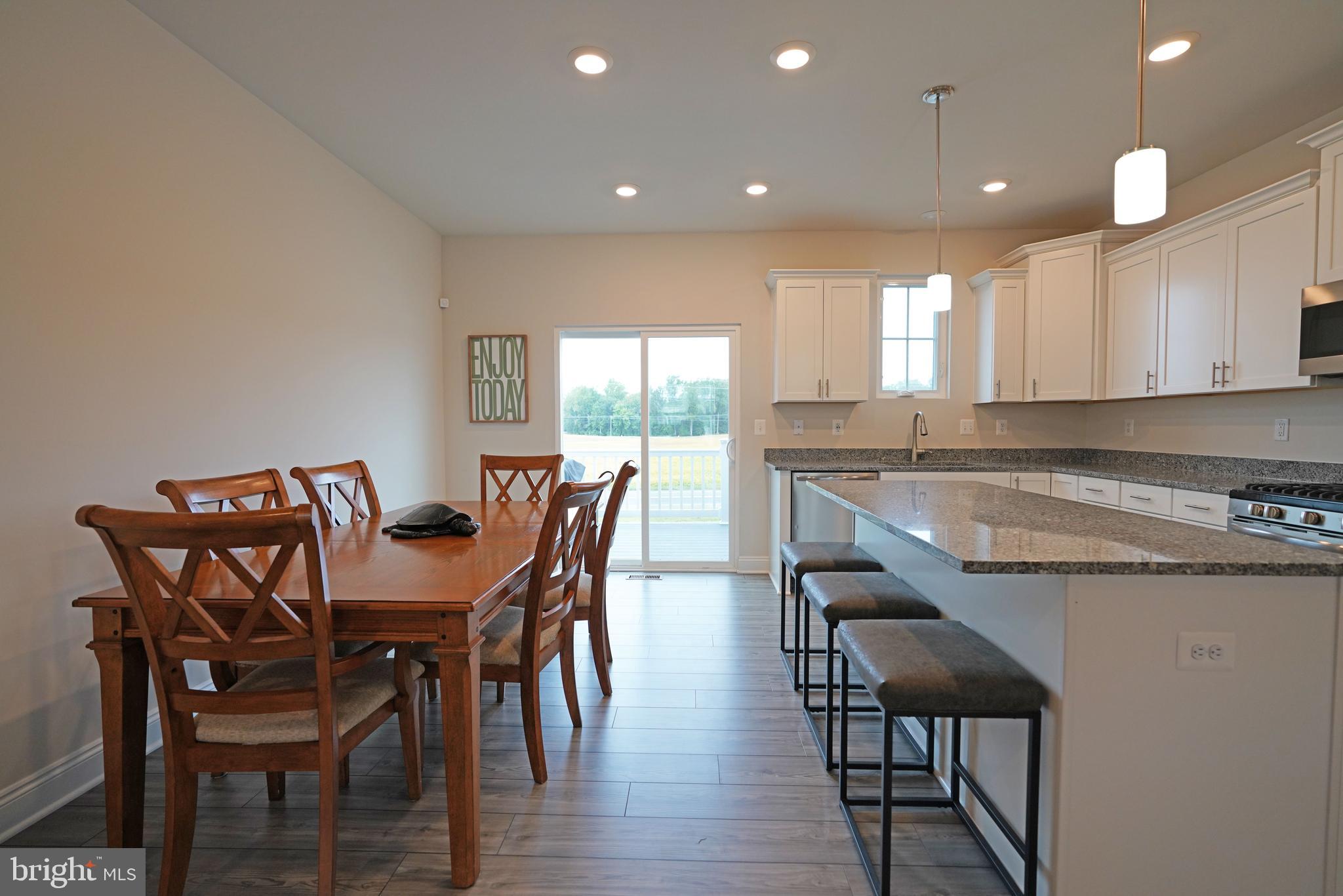 PLANTATION LAKES - Residential