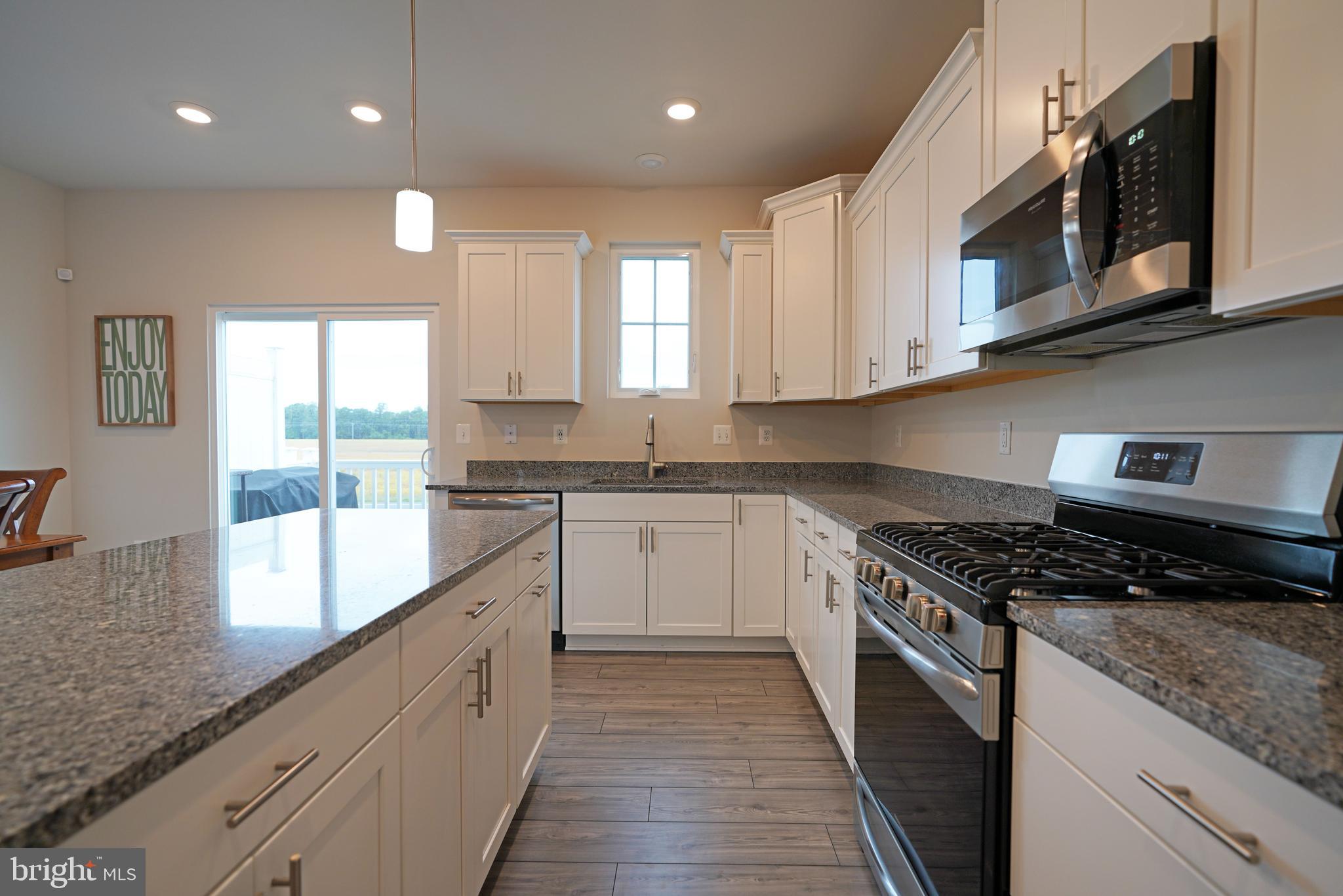 PLANTATION LAKES - Residential