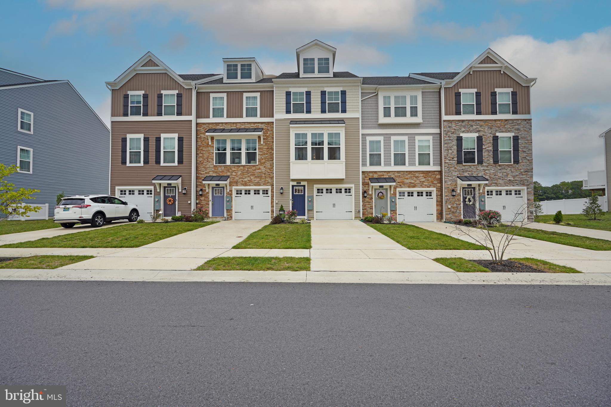 PLANTATION LAKES - Residential
