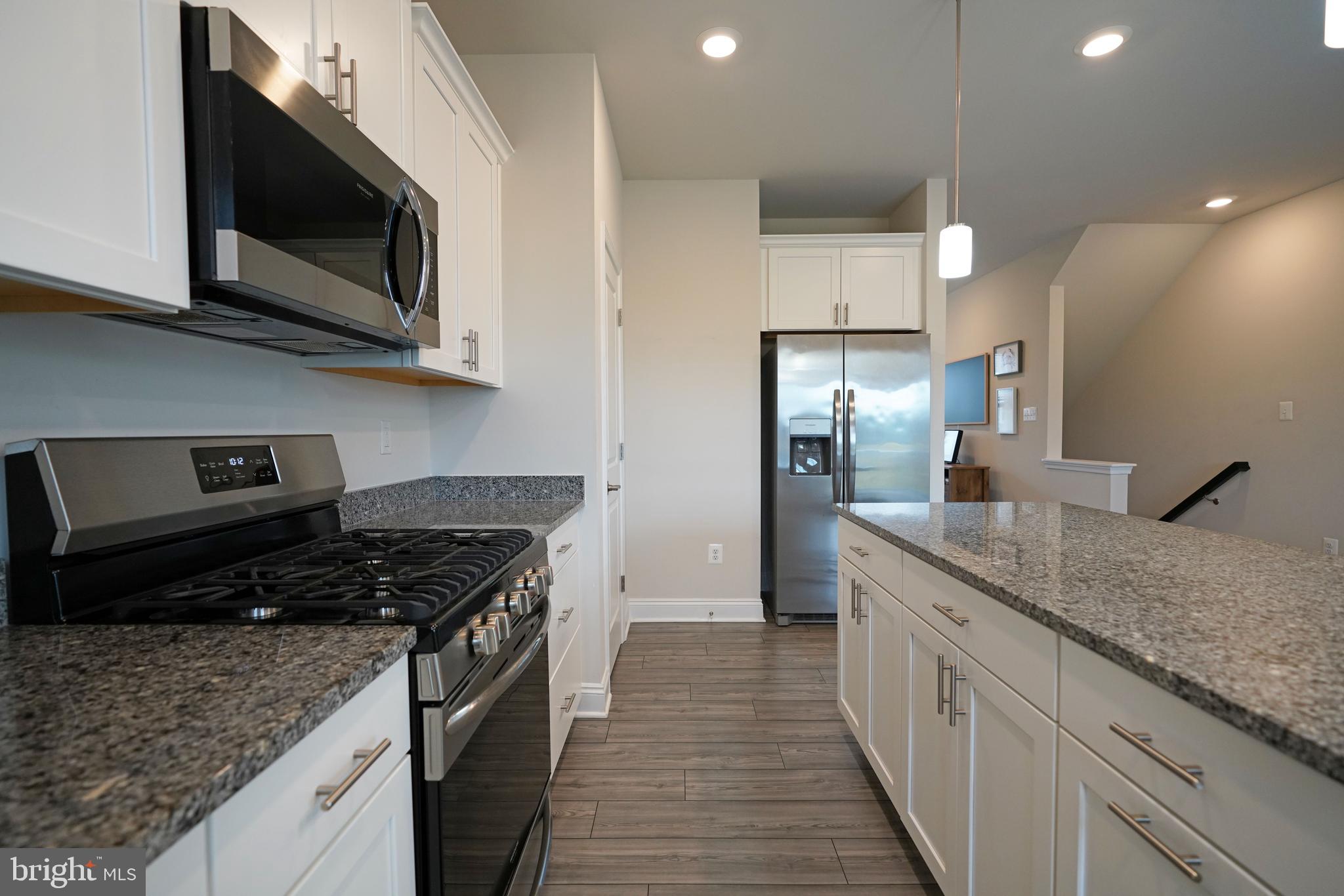 PLANTATION LAKES - Residential