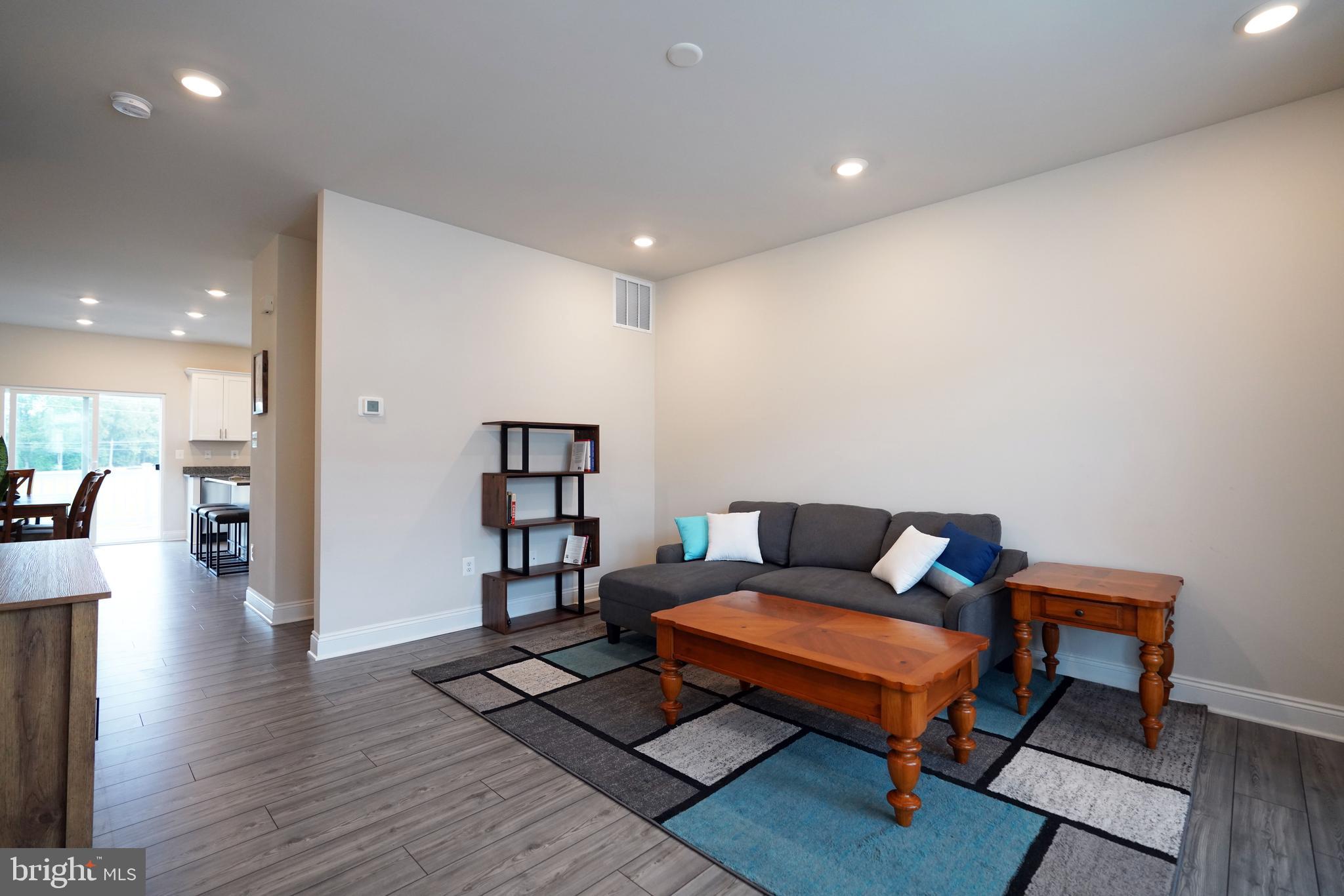 PLANTATION LAKES - Residential