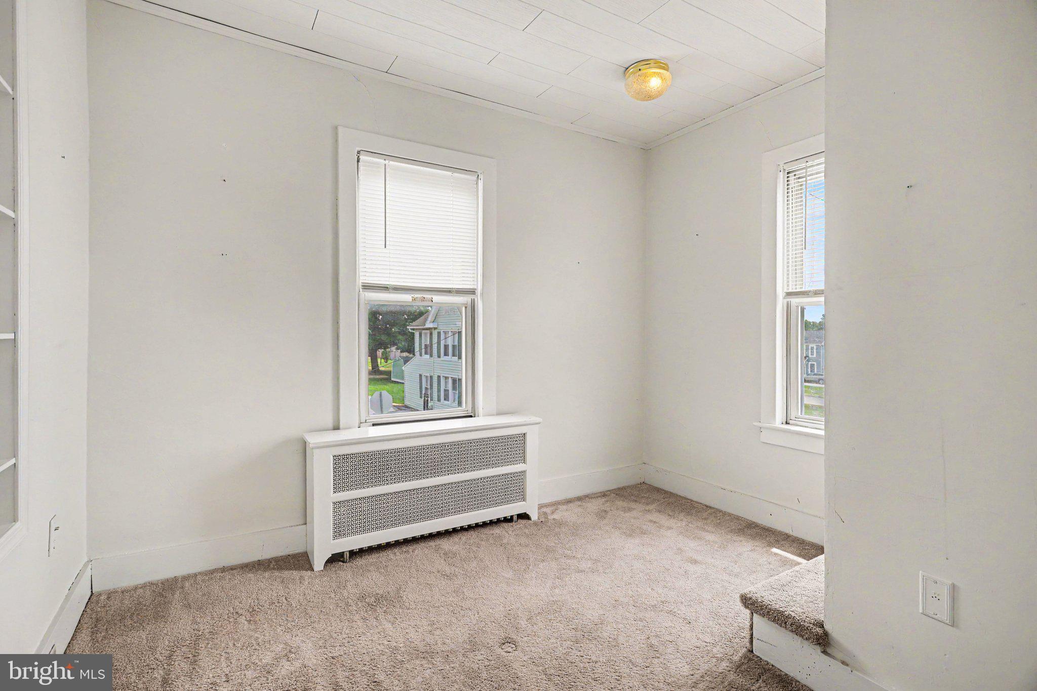 LITTLESTWN BOROUGH - Residential