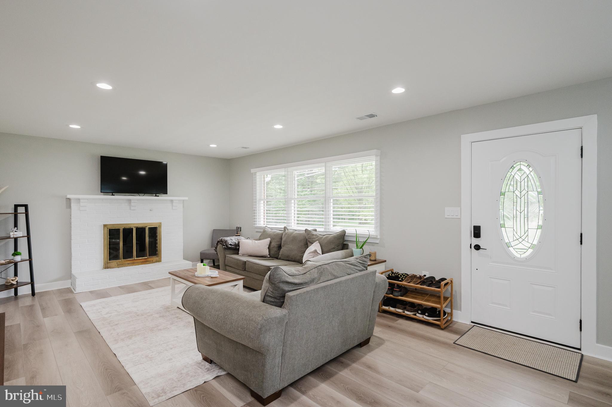 GIBSON MANOR - Residential
