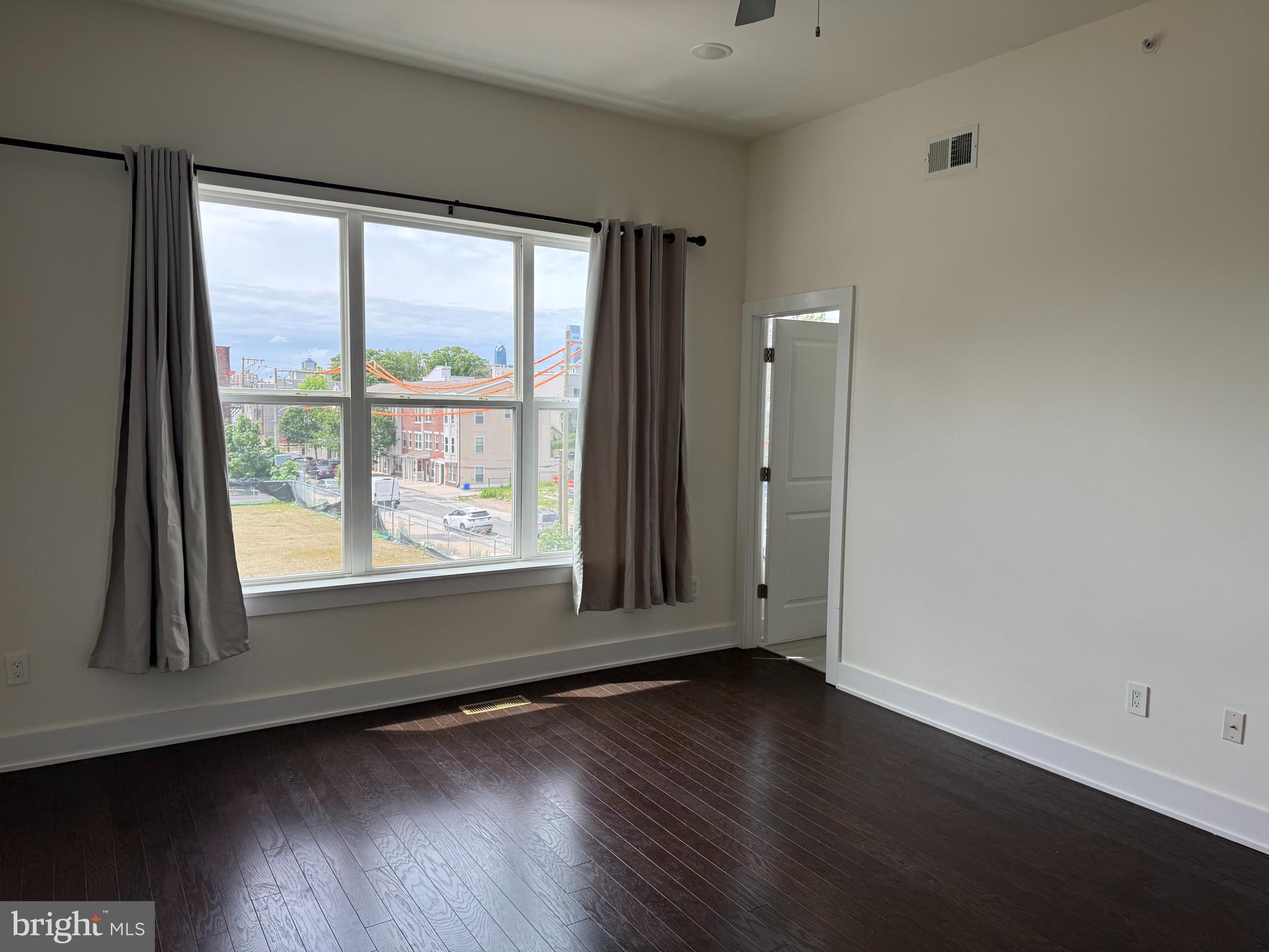 WEST KENSINGTON - Residential