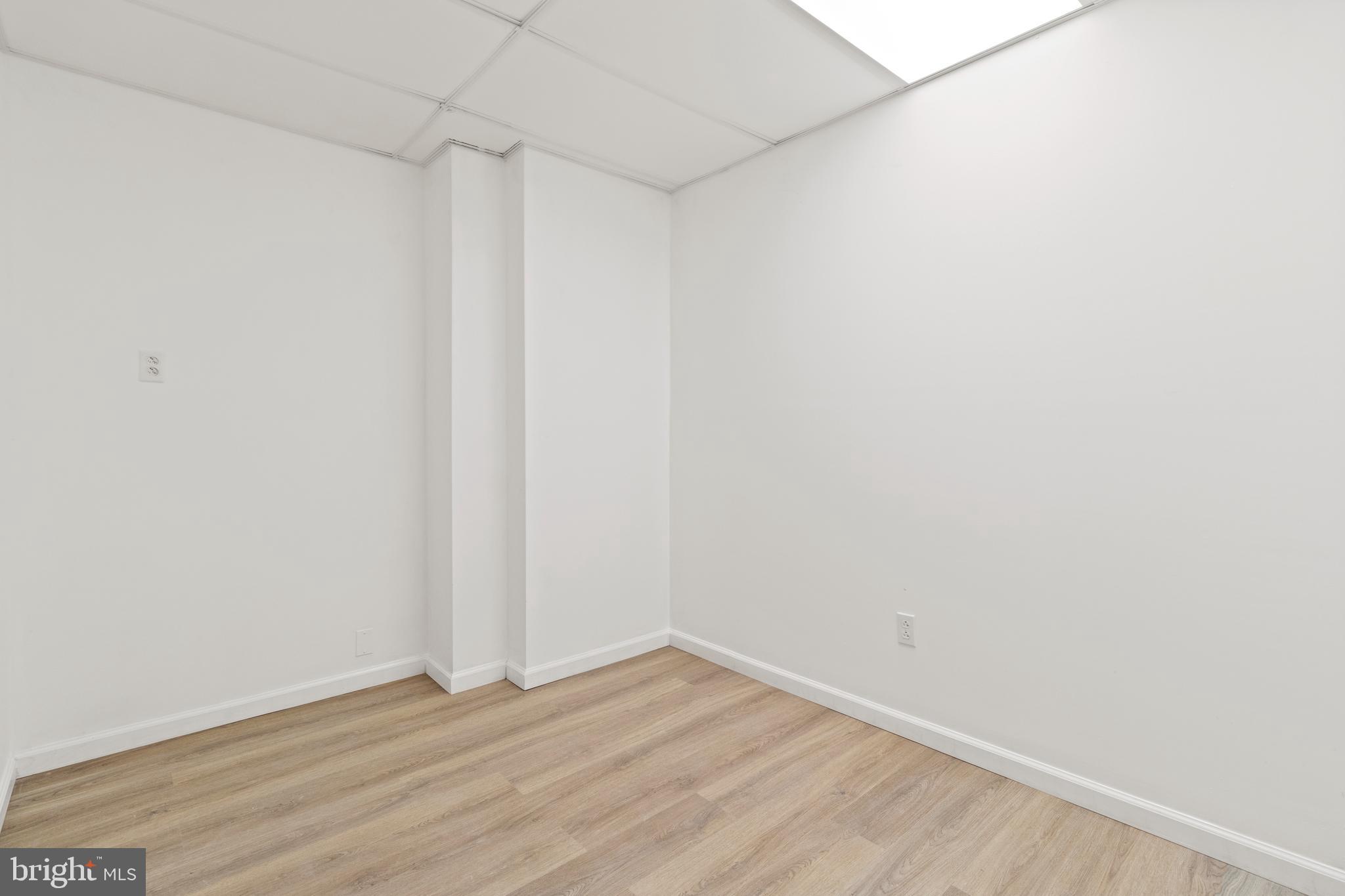 NEWBOLD - Commercial Sale