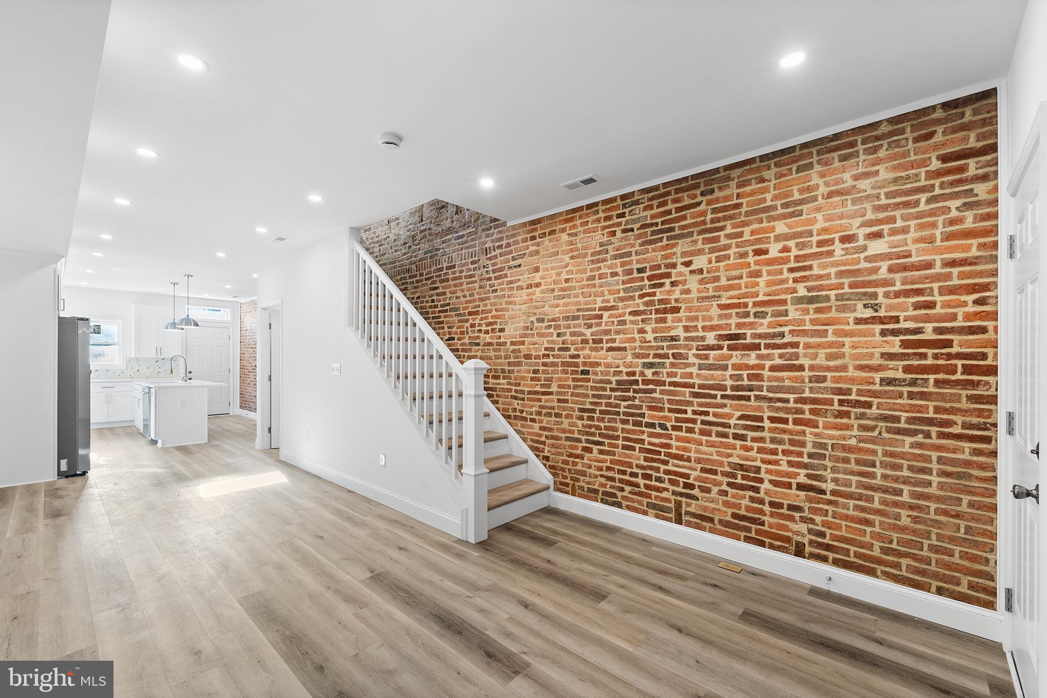 WASHINGTON VILLAGE - Residential
