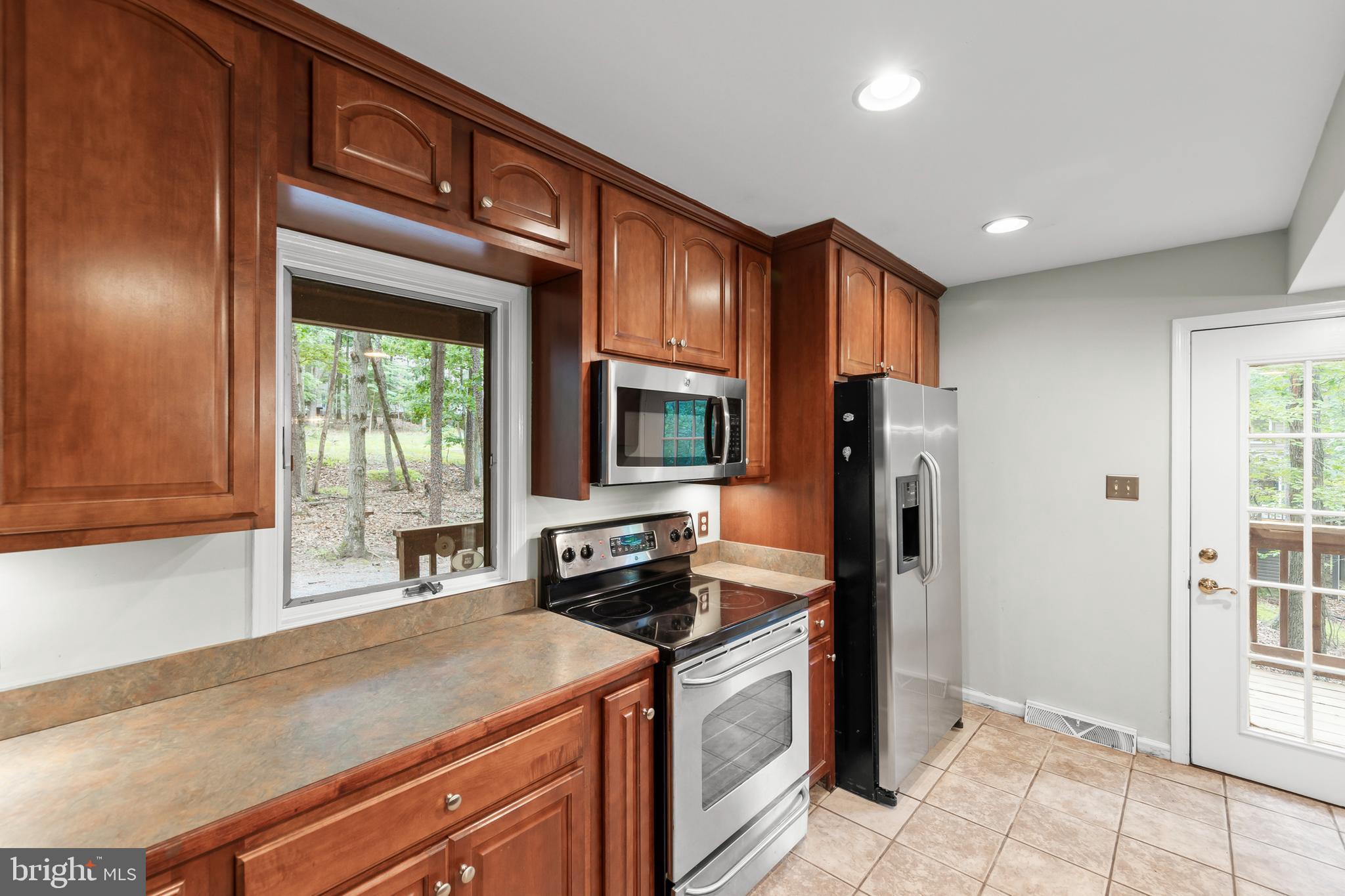 LAKE HOLIDAY ESTATES - Residential