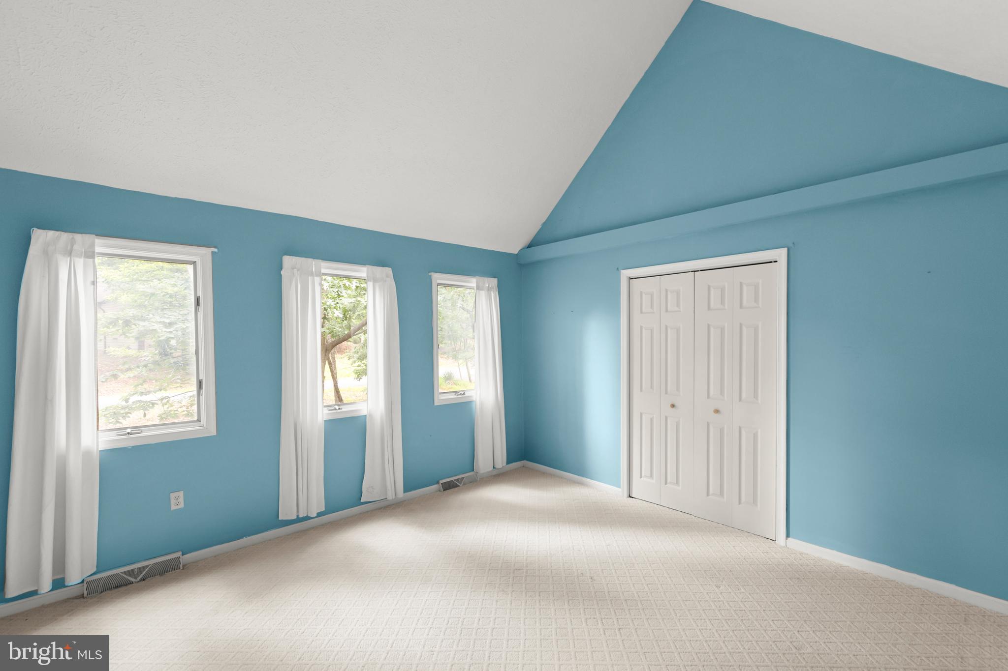 LAKE HOLIDAY ESTATES - Residential