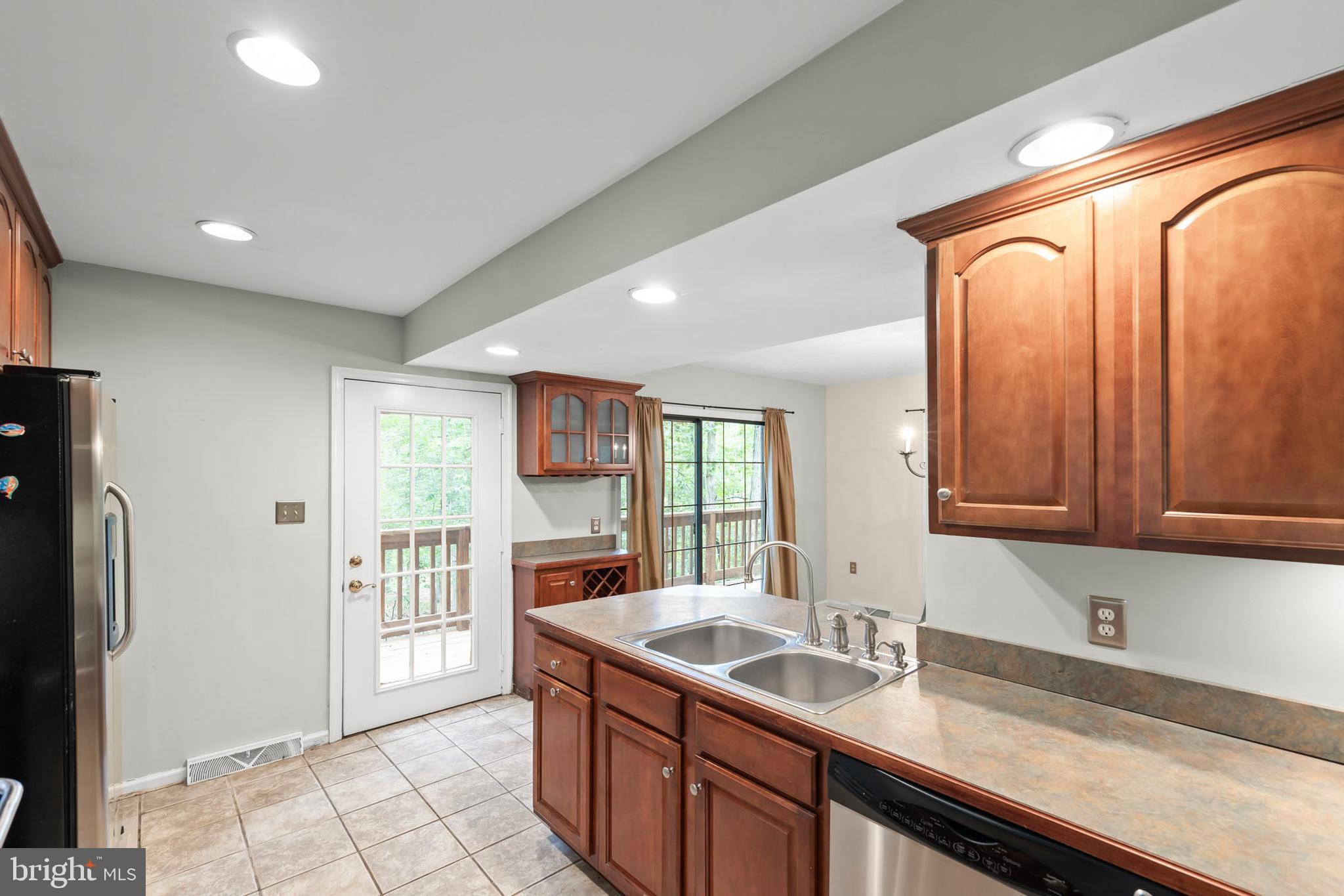 LAKE HOLIDAY ESTATES - Residential