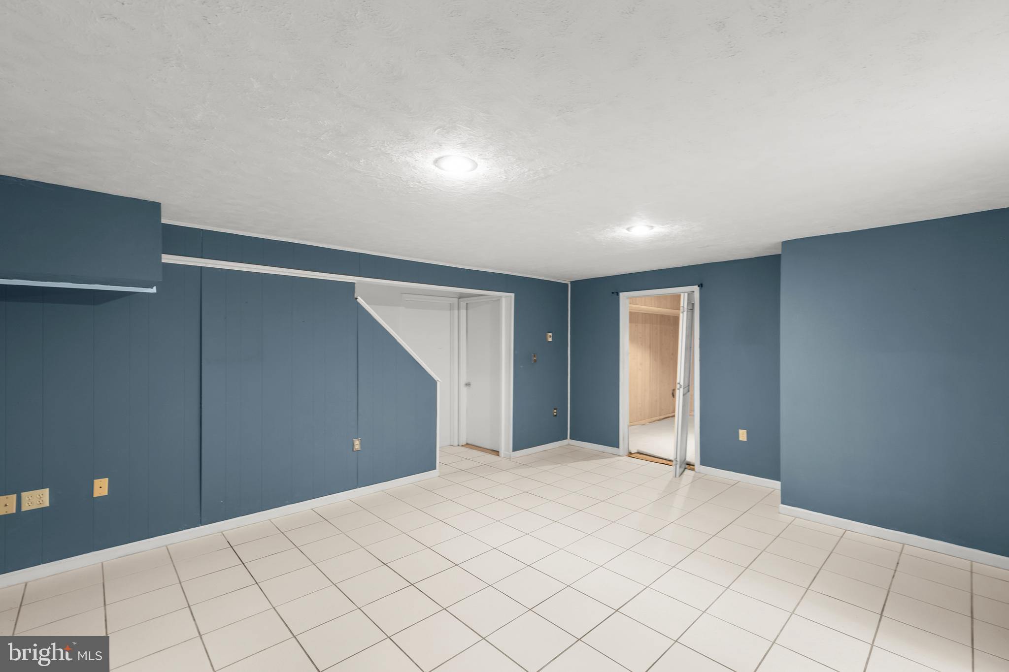 LAKE HOLIDAY ESTATES - Residential