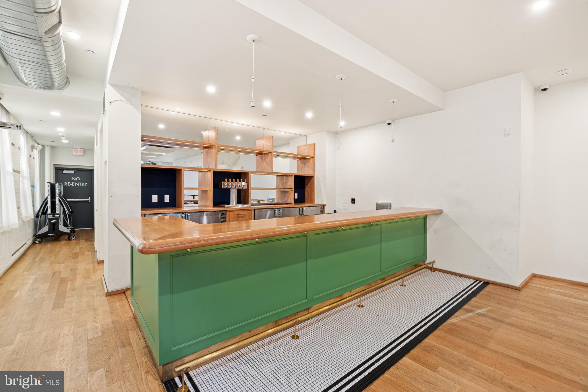 SOUTH KENSINGTON - Commercial Sale